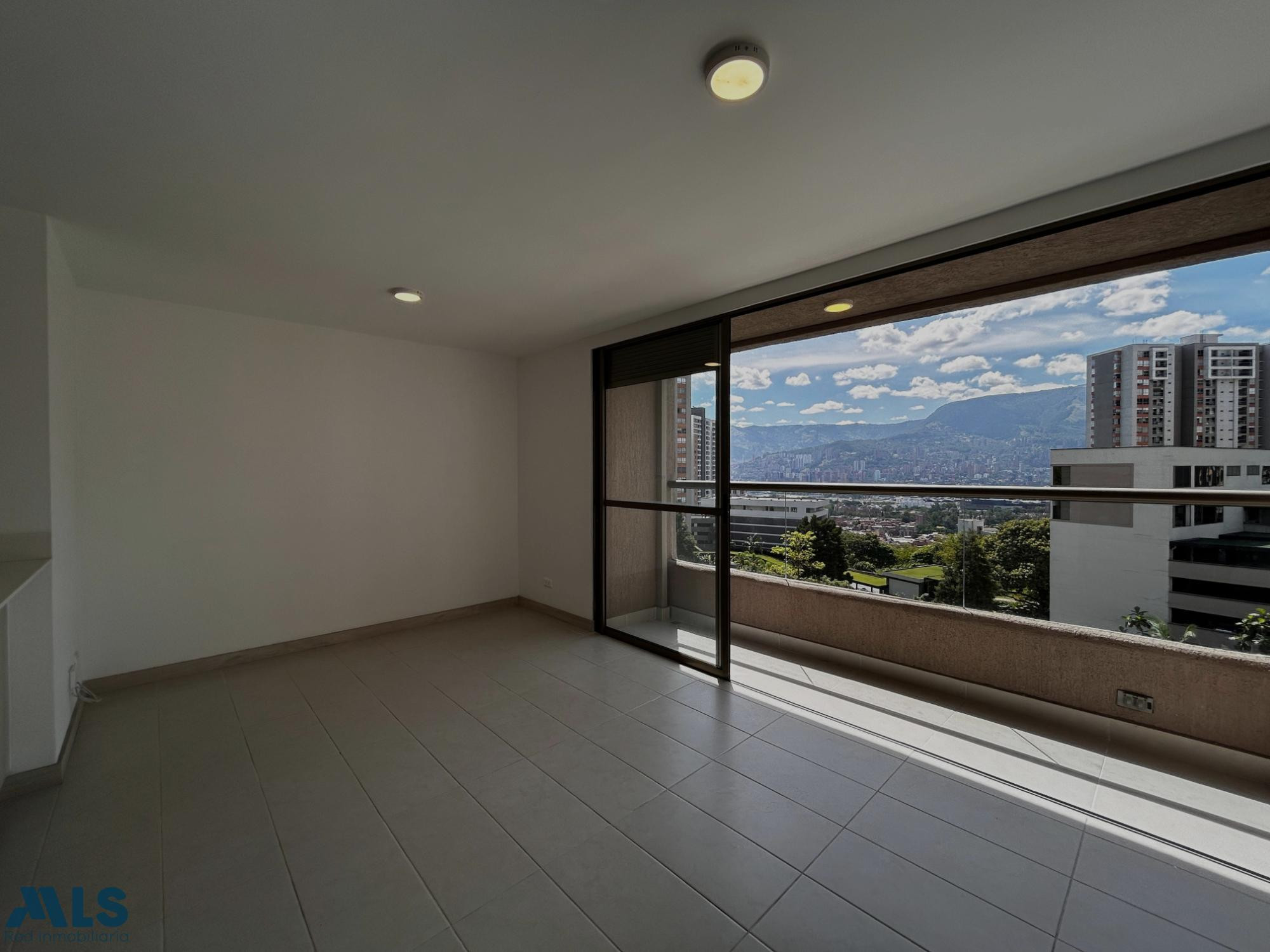 Apartamento en Excelente Unidad medellin - loma de los bernal
