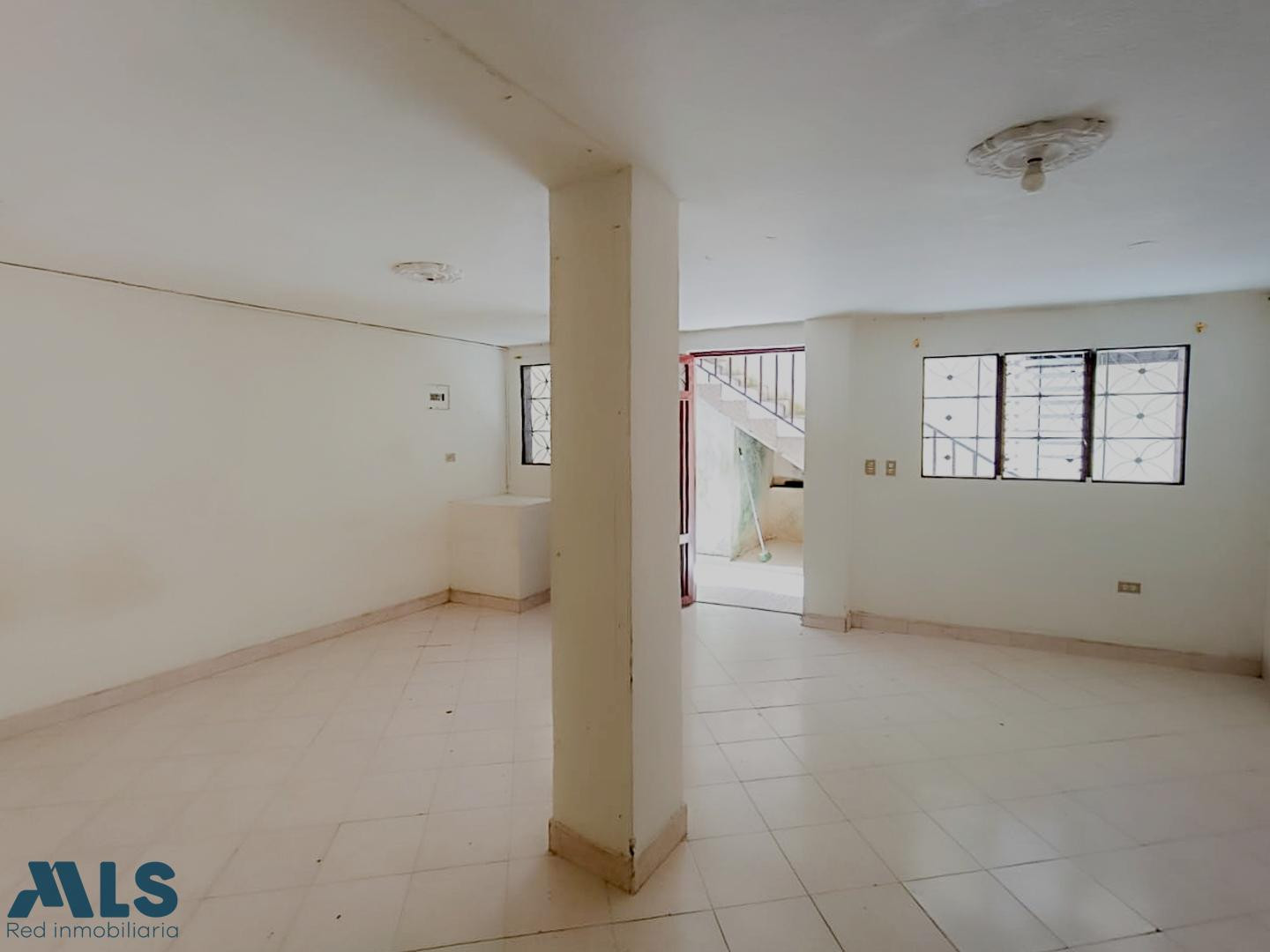 casa primer piso piso bajo en villa hermosa medellin - villa hermosa