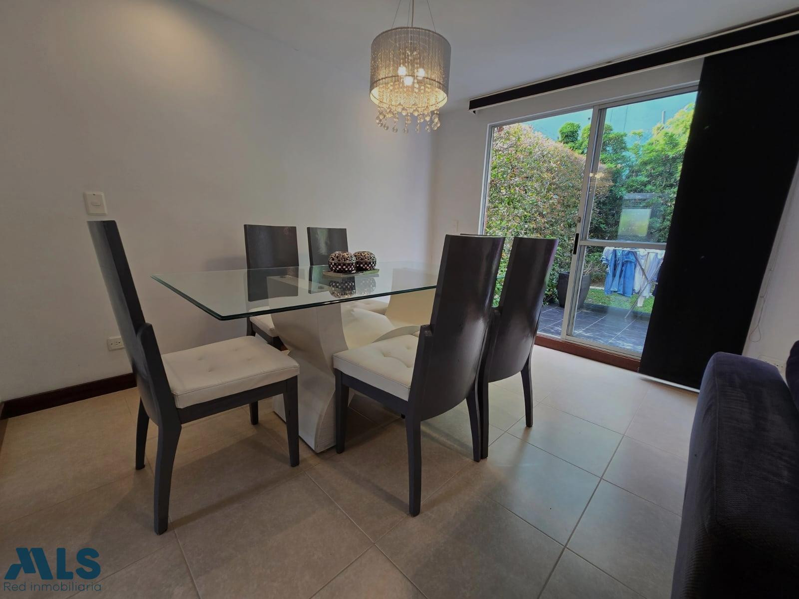 CASA EN EXCLUSIVA UNIDAD EN SAN LUCAS DOS NIVELES envigado - san lucas
