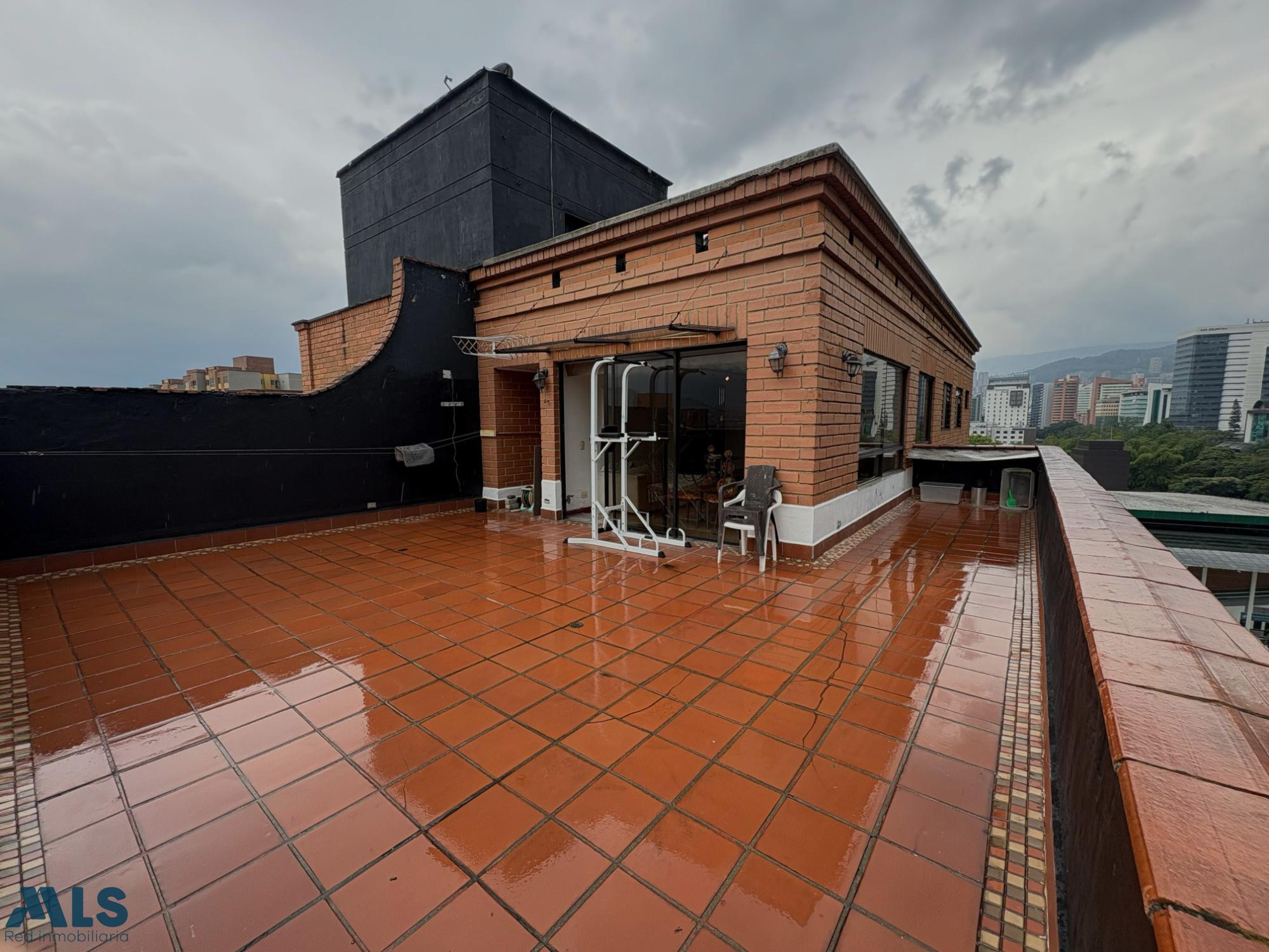 Oportunidad para remodelar y vivir en el corazón de la Milla de Oro medellin - milla de oro