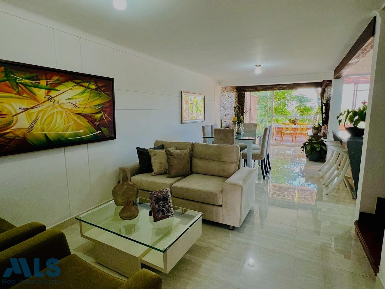 Espectacular casa remodelada en Belén la mota. medellin - la mota