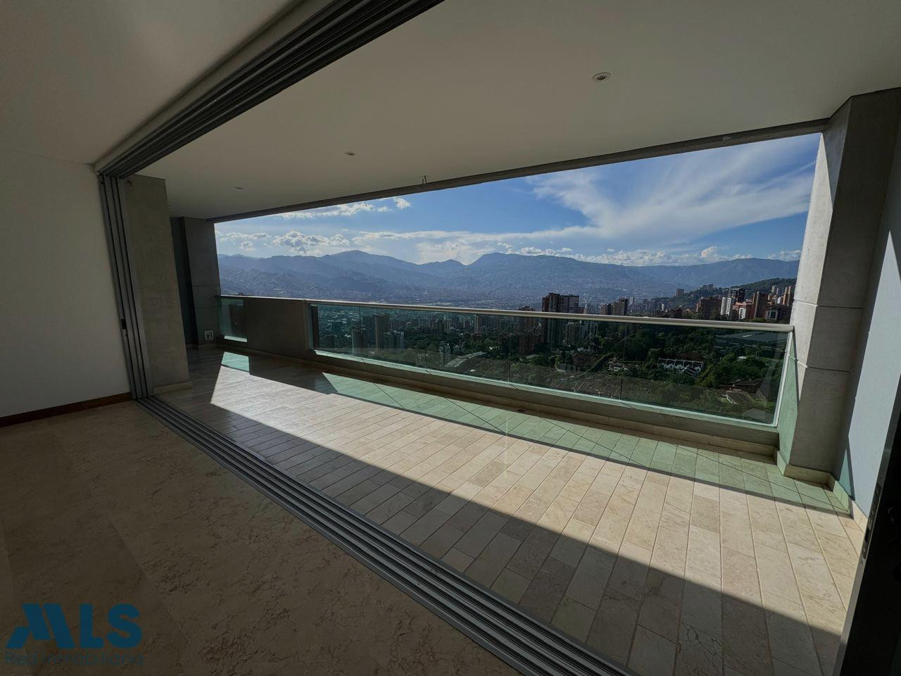 Exclusividad y espectacular vista. medellin - los balsos no 1