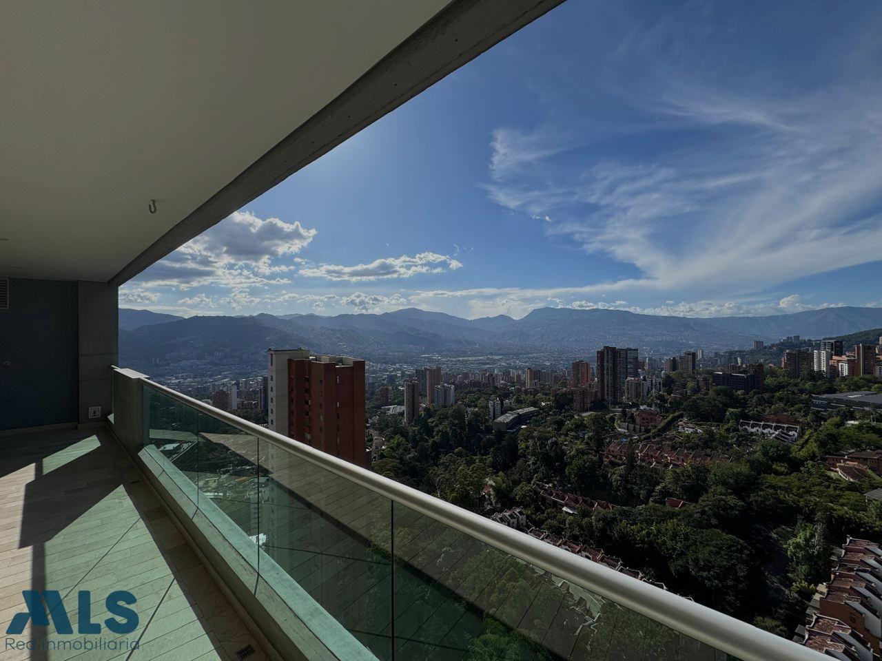 Exclusividad y espectacular vista. medellin - los balsos no 1
