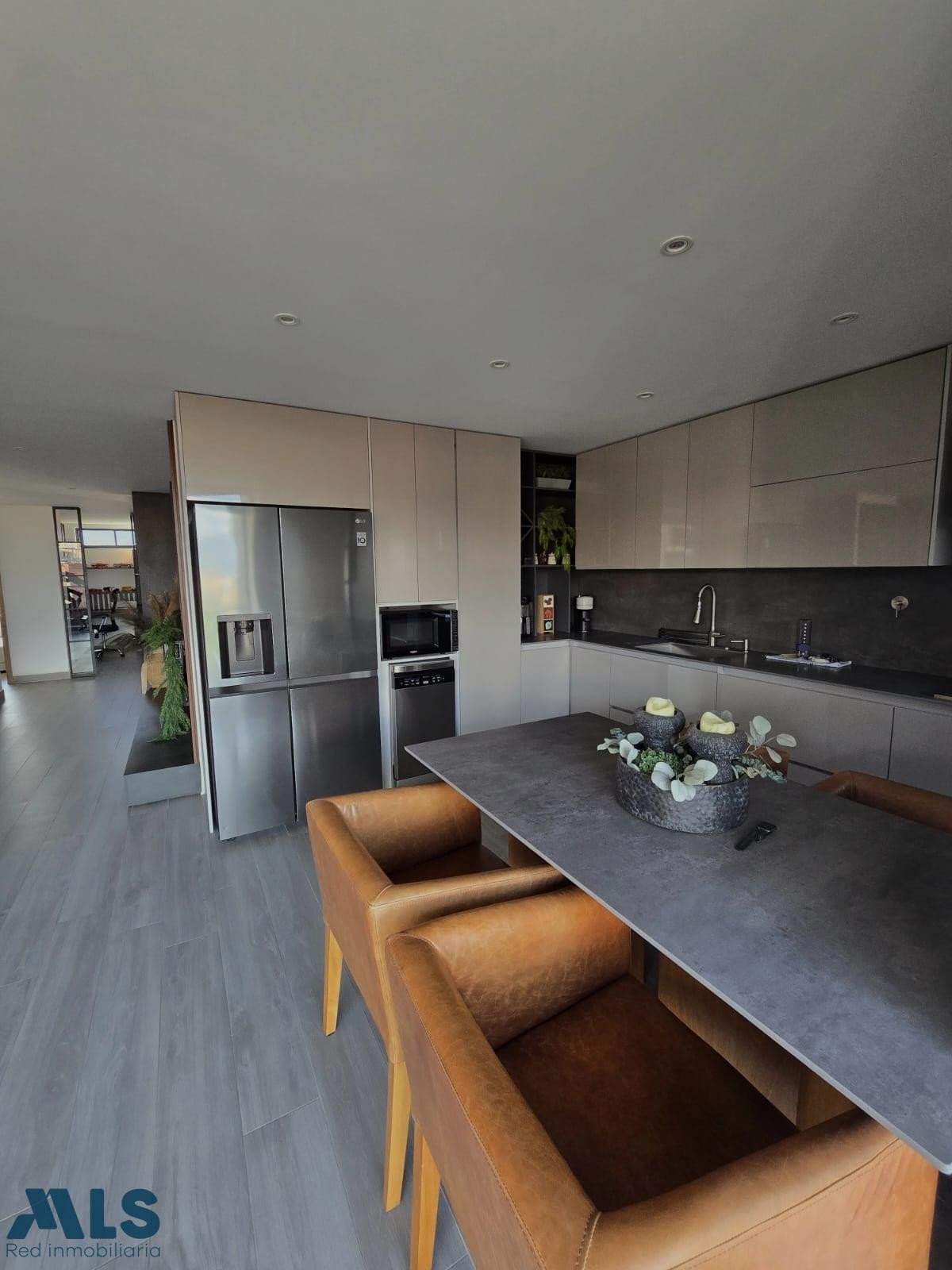 Apartamento con acabados de alta calidad en una zona tranquila, plana Belén La Palma medellin - la palma