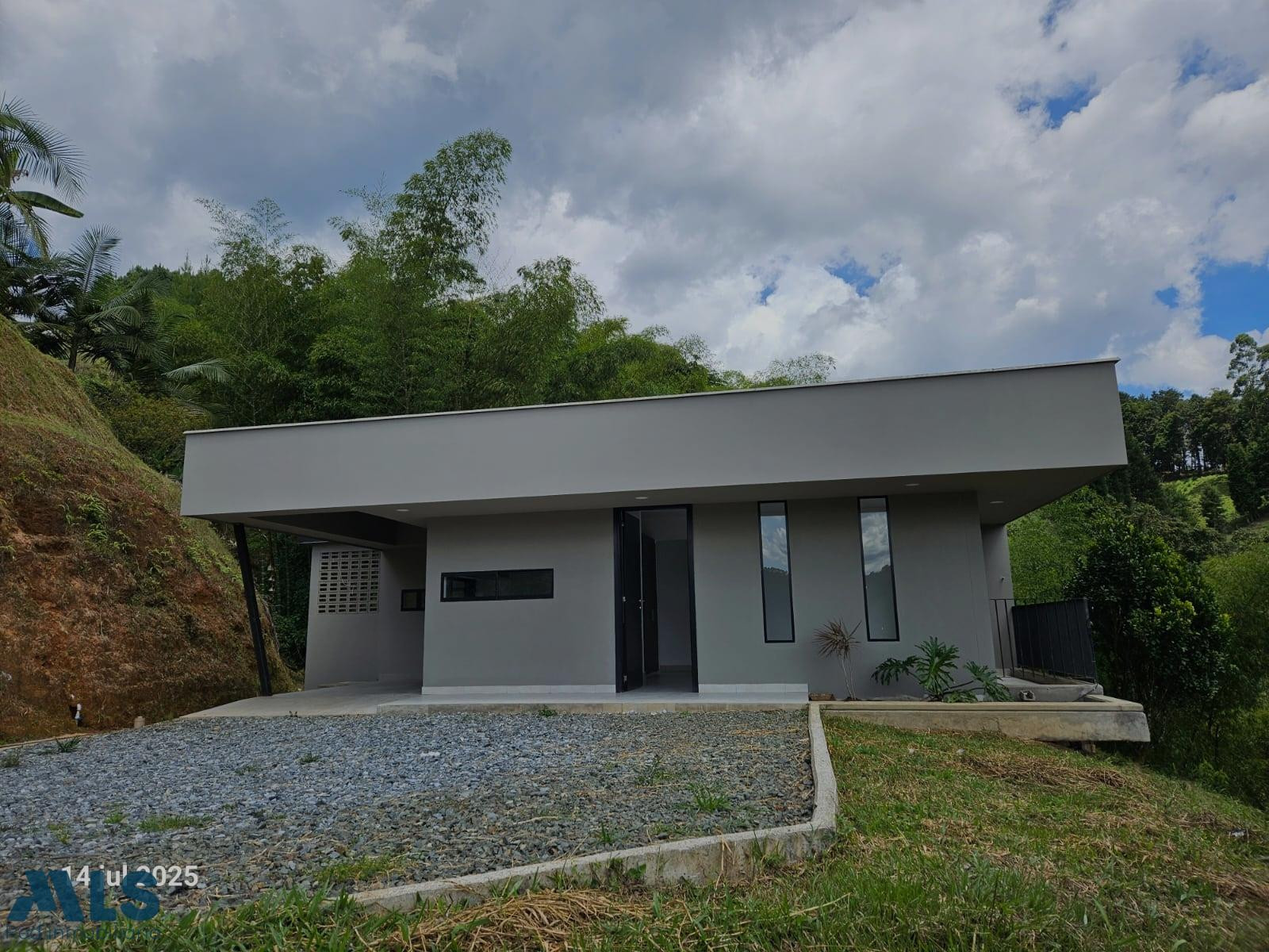 Casa Campestre Moderna en Caldas Antioquia tranquilidad caldas - v la corralita