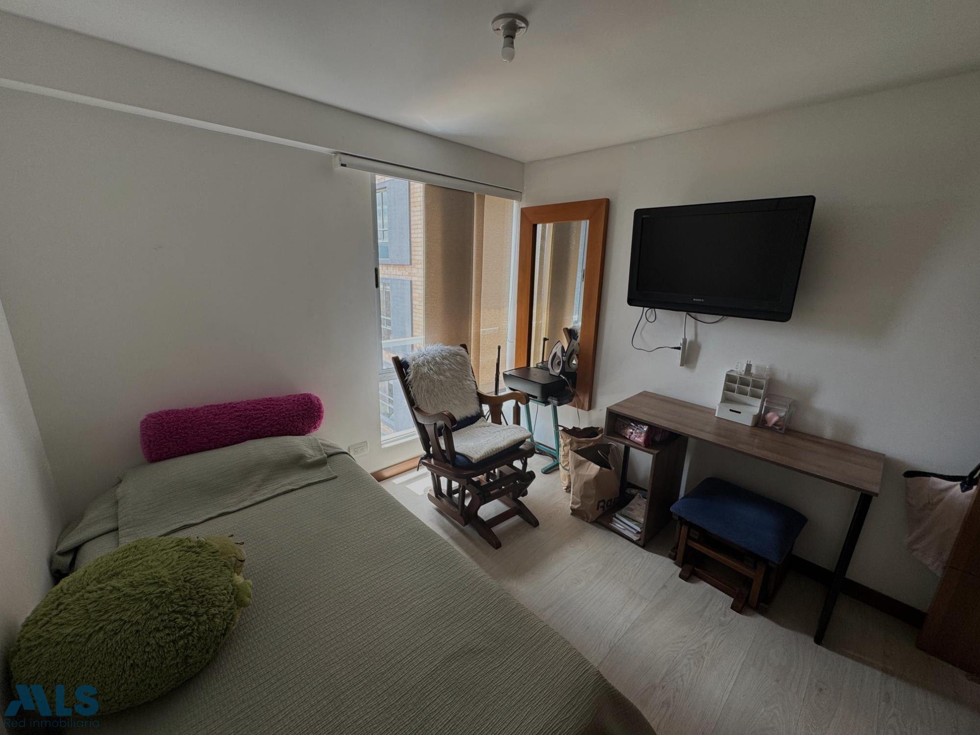 Apartamento con excelente vista, espacios amplios y en zona tranquila envigado - loma de las brujas