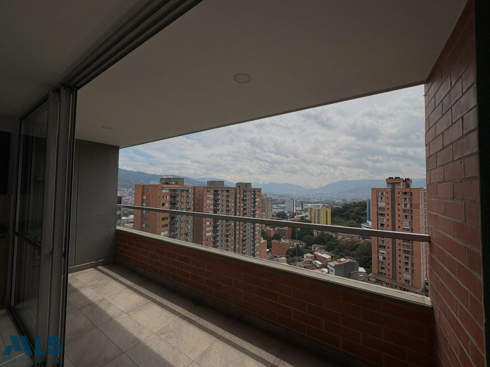 MODERNO APARTAMENTO CON HERMOSA VISTA sabaneta - asdesillas