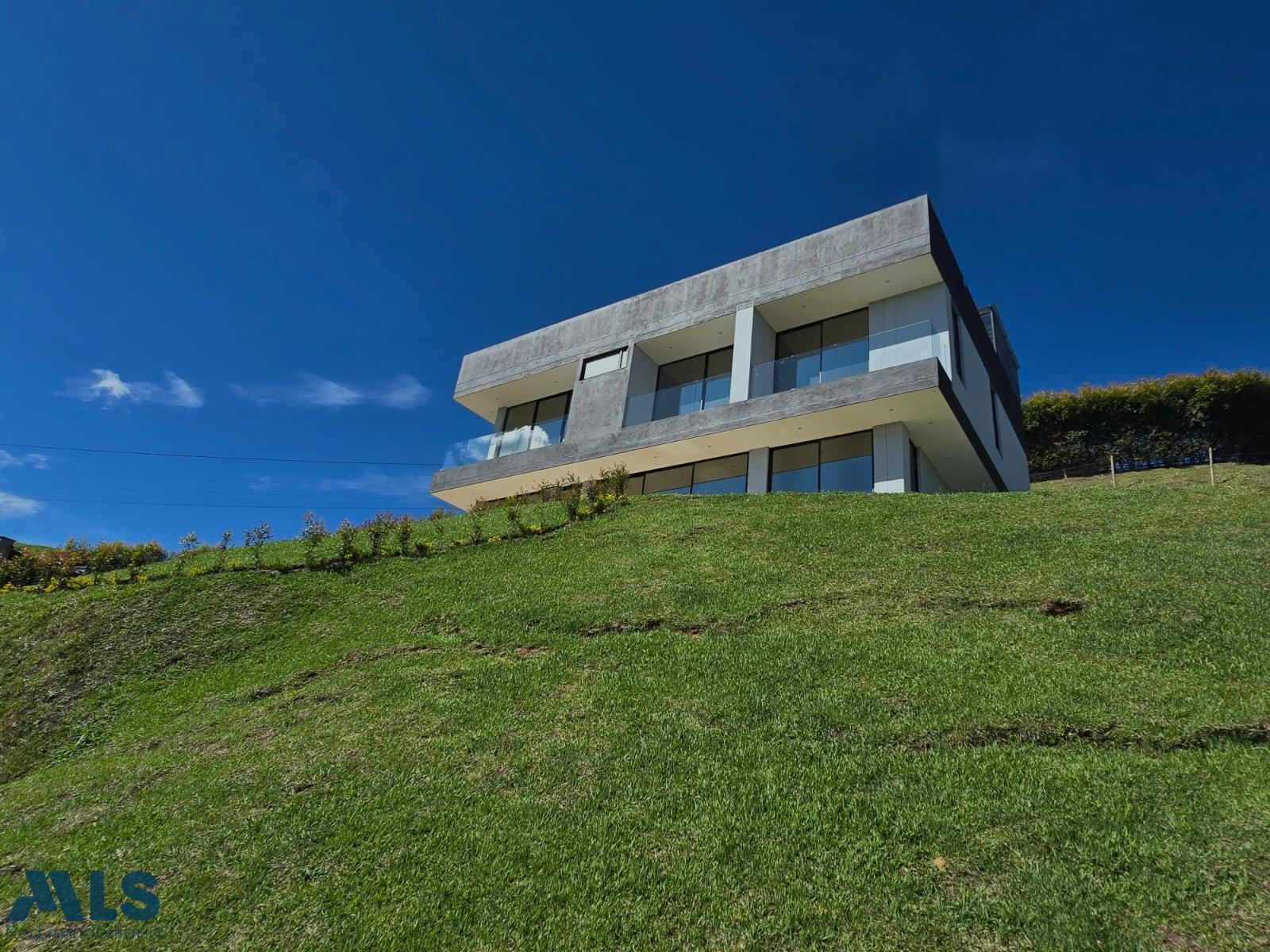 HERMOSA CASA FINCA EN CONDOMINIO B0NAIRE san-vicente - rural