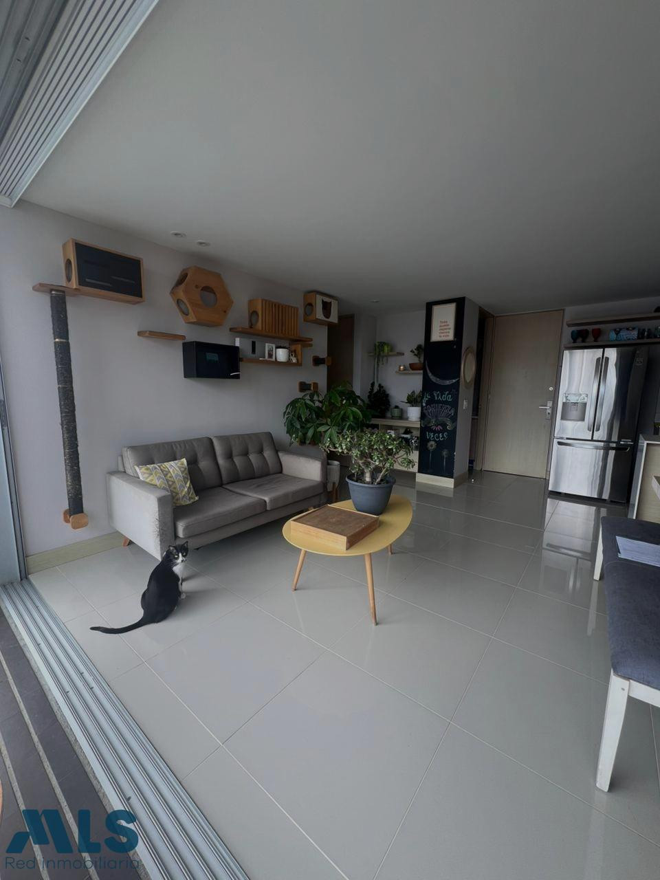 apartamento con hemrosa vista medellin - loma del indio