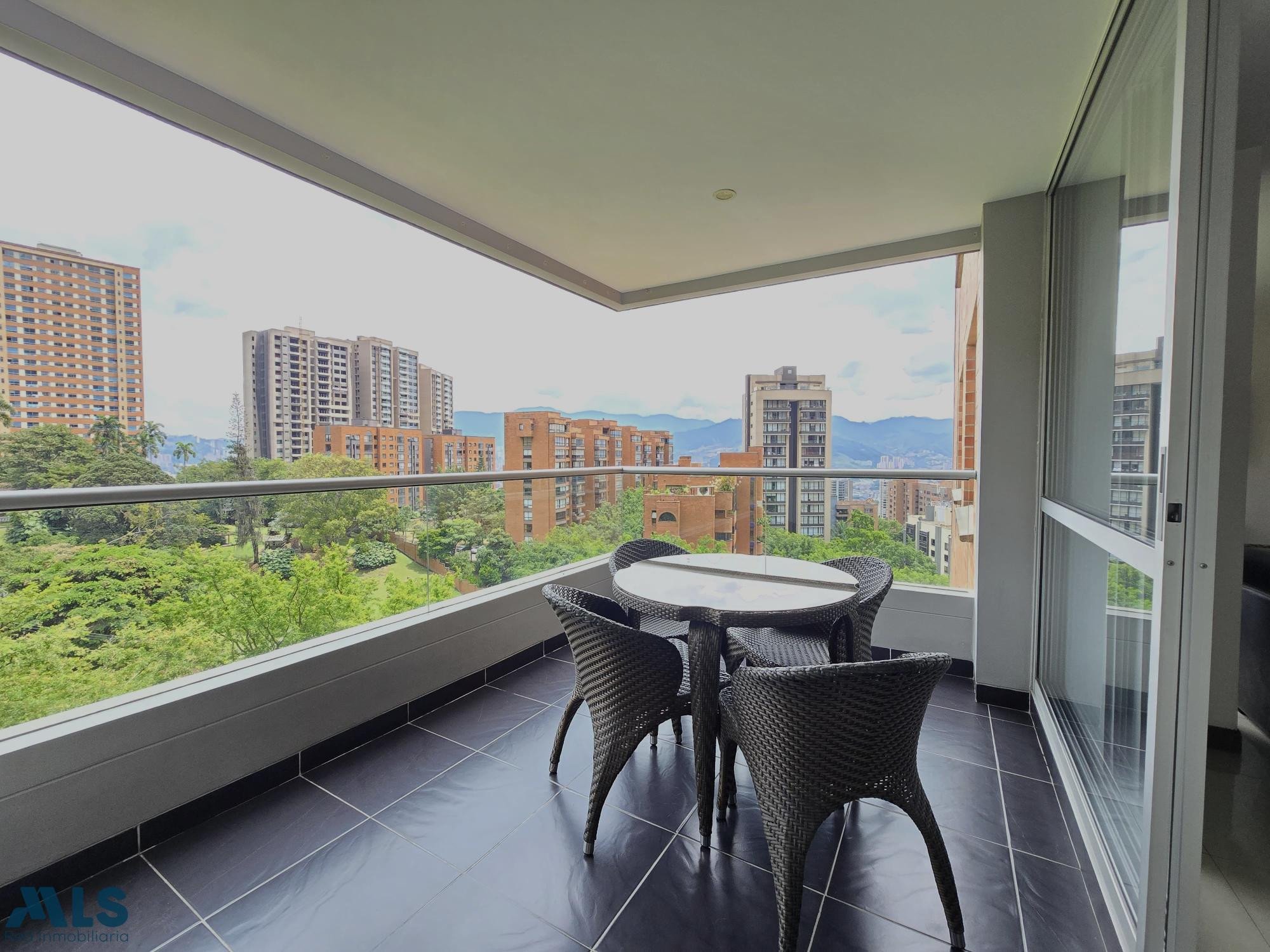 VENTA APARTAMENTO CON GRAN VISTA EN LOS BALSOS medellin - los balsos no 1