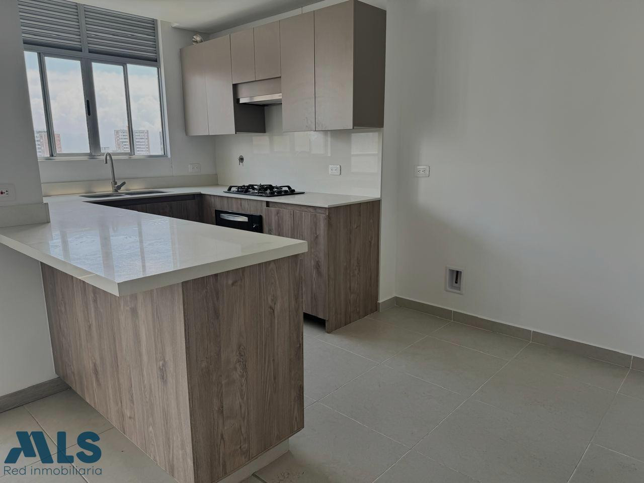 apartamento con excelentes zonas coumnes y espacios generosos envigado - loma de los mesa