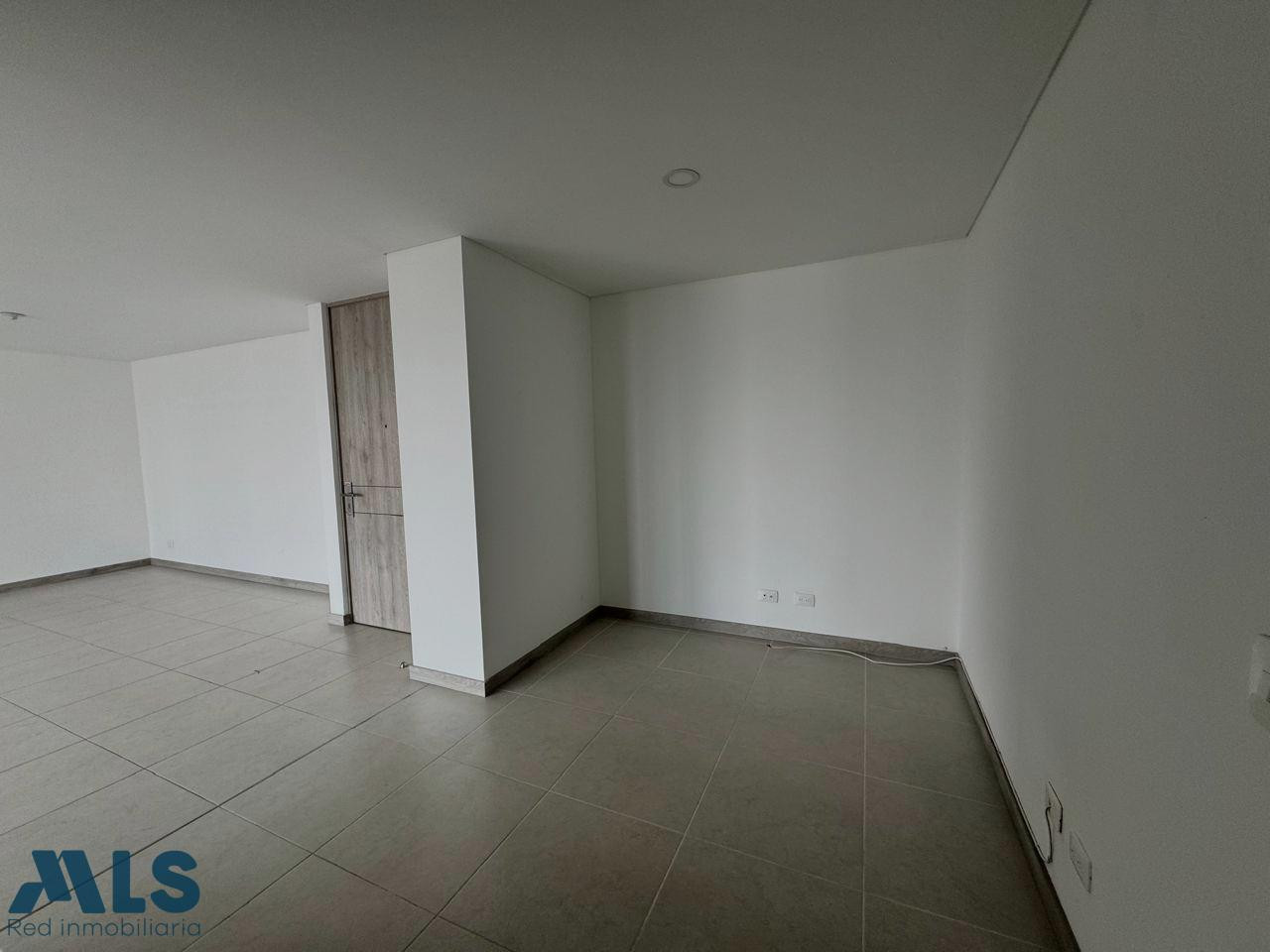 apartamento con excelentes zonas coumnes y espacios generosos envigado - loma de los mesa