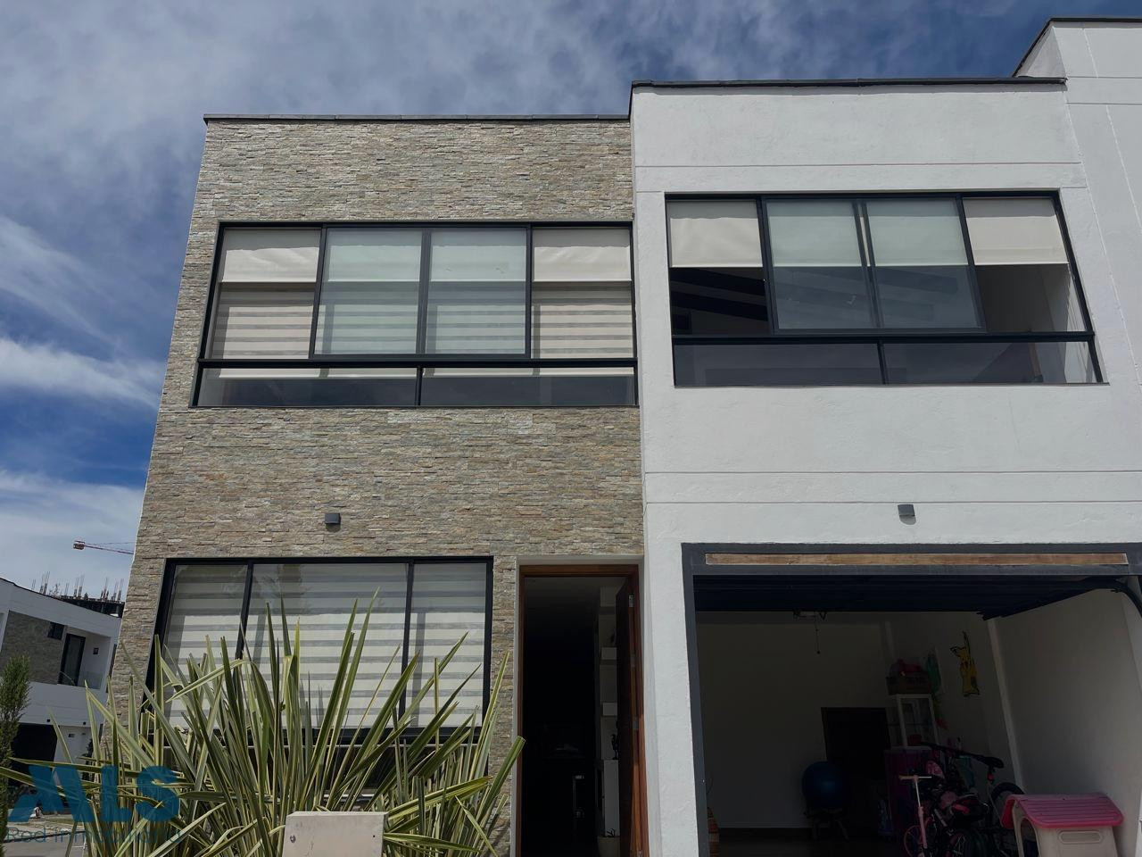 Se vende Casa, Sector Llanogrande, Rionegro rionegro - v llanogrande