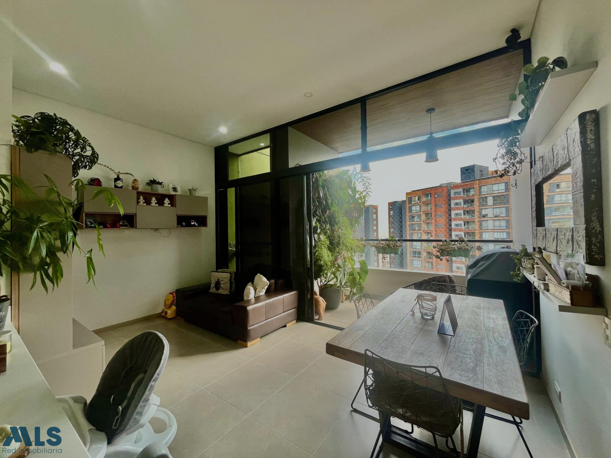 Espectacular apartamento doble altura de 3 habitaciones en Las Brujas envigado - loma de las brujas