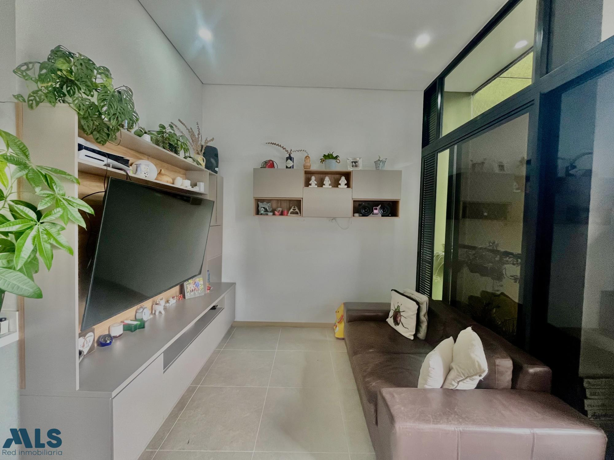 Espectacular apartamento doble altura de 3 habitaciones en Las Brujas envigado - loma de las brujas