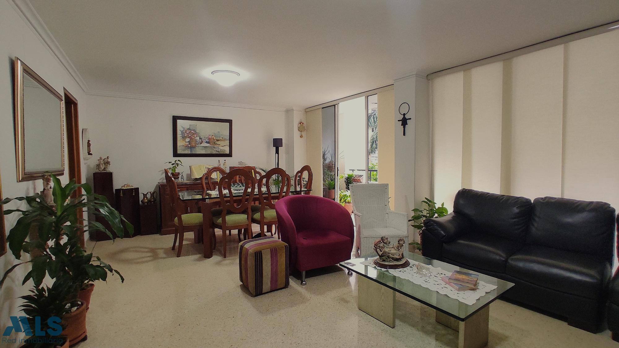 Venta de amplio apartamento tradicional en Laureles medellin - laureles