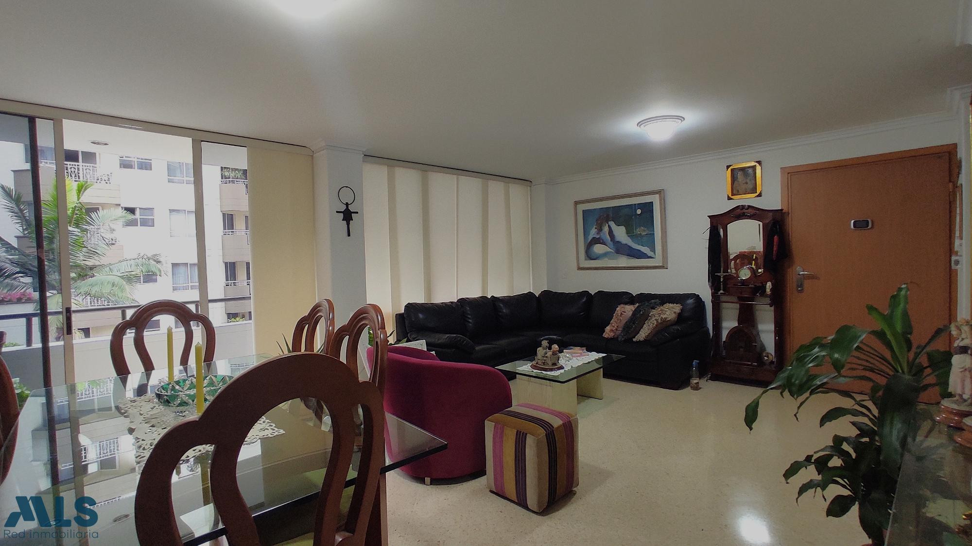 Venta de amplio apartamento tradicional en Laureles medellin - laureles