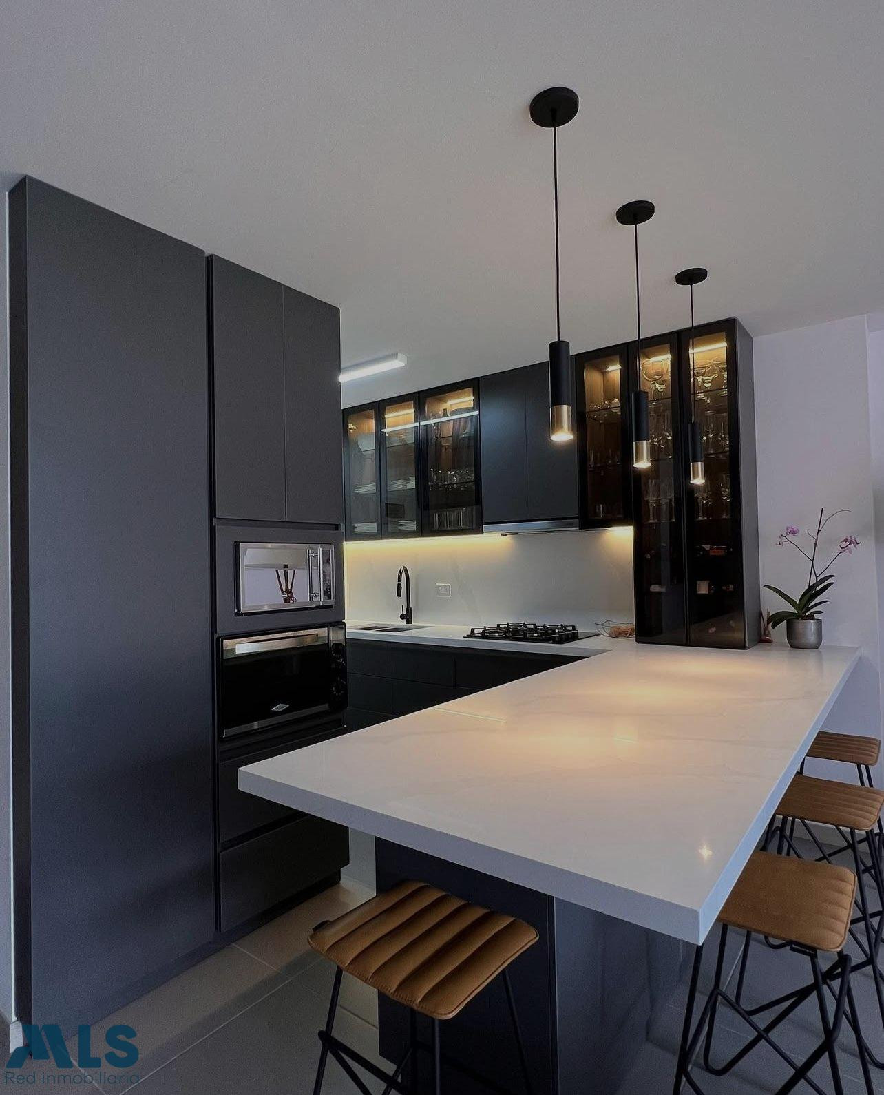 Espectacular apartamento con una vista unica a la ciudad de Medellin y remodelado envigado - loma del escobero