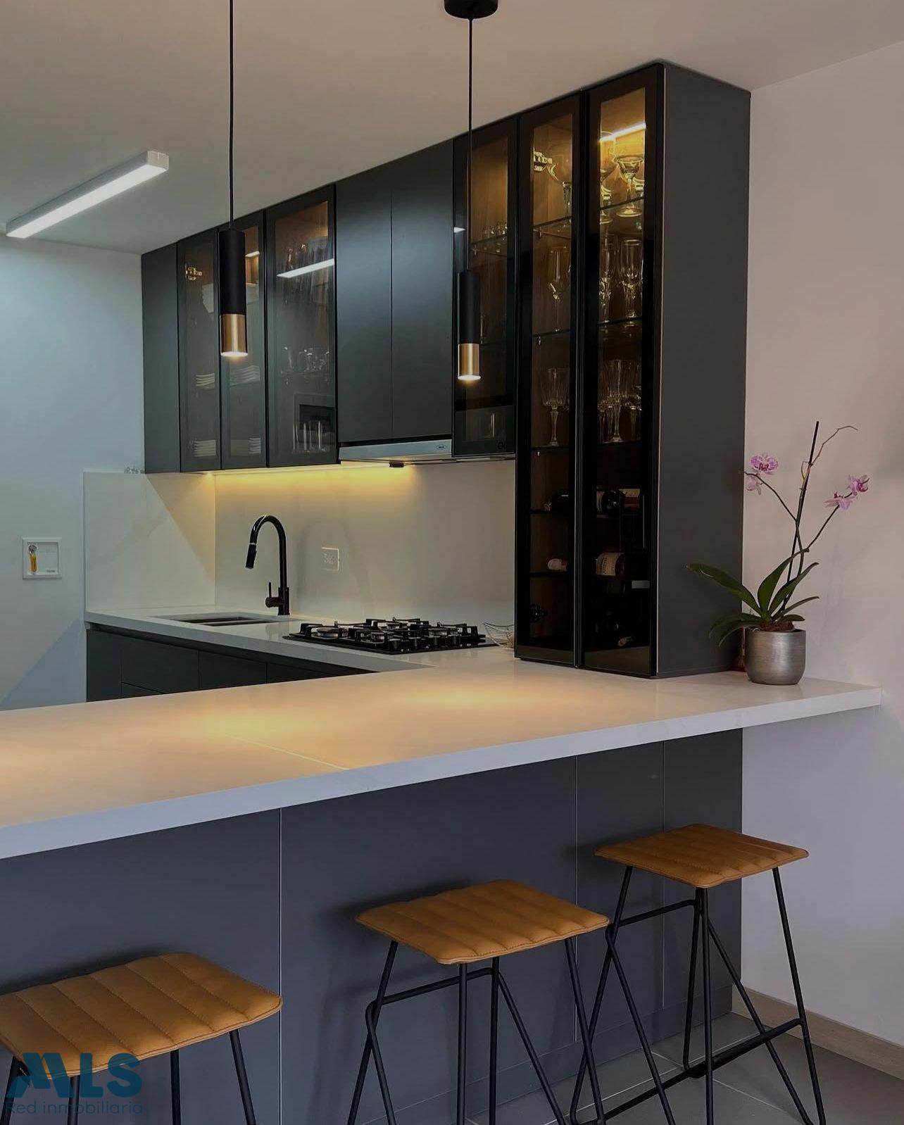 Espectacular apartamento con una vista unica a la ciudad de Medellin y remodelado envigado - loma del escobero