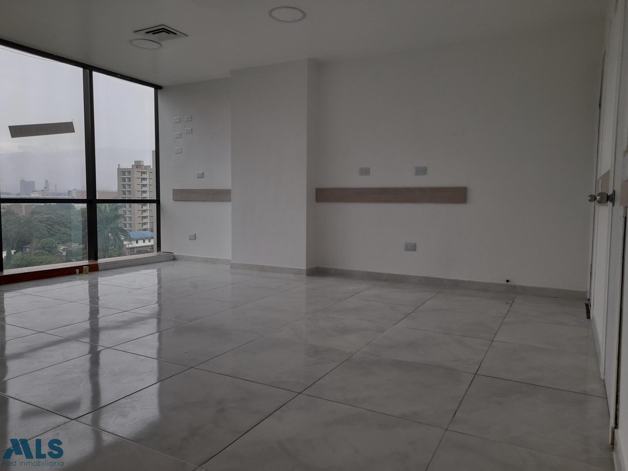 Venta de oficina con parqueadero propio medellin - santa maria de los angeles