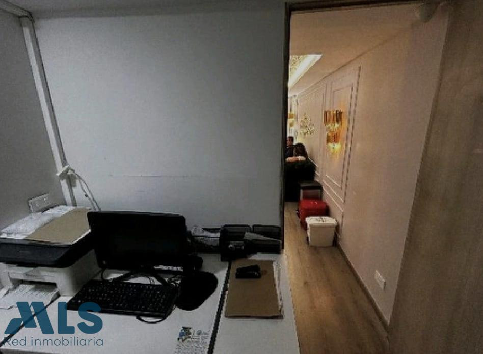 LOCAL SOBRE VIA PRINCIPAL - CENTRO MED medellin - bombona no 1