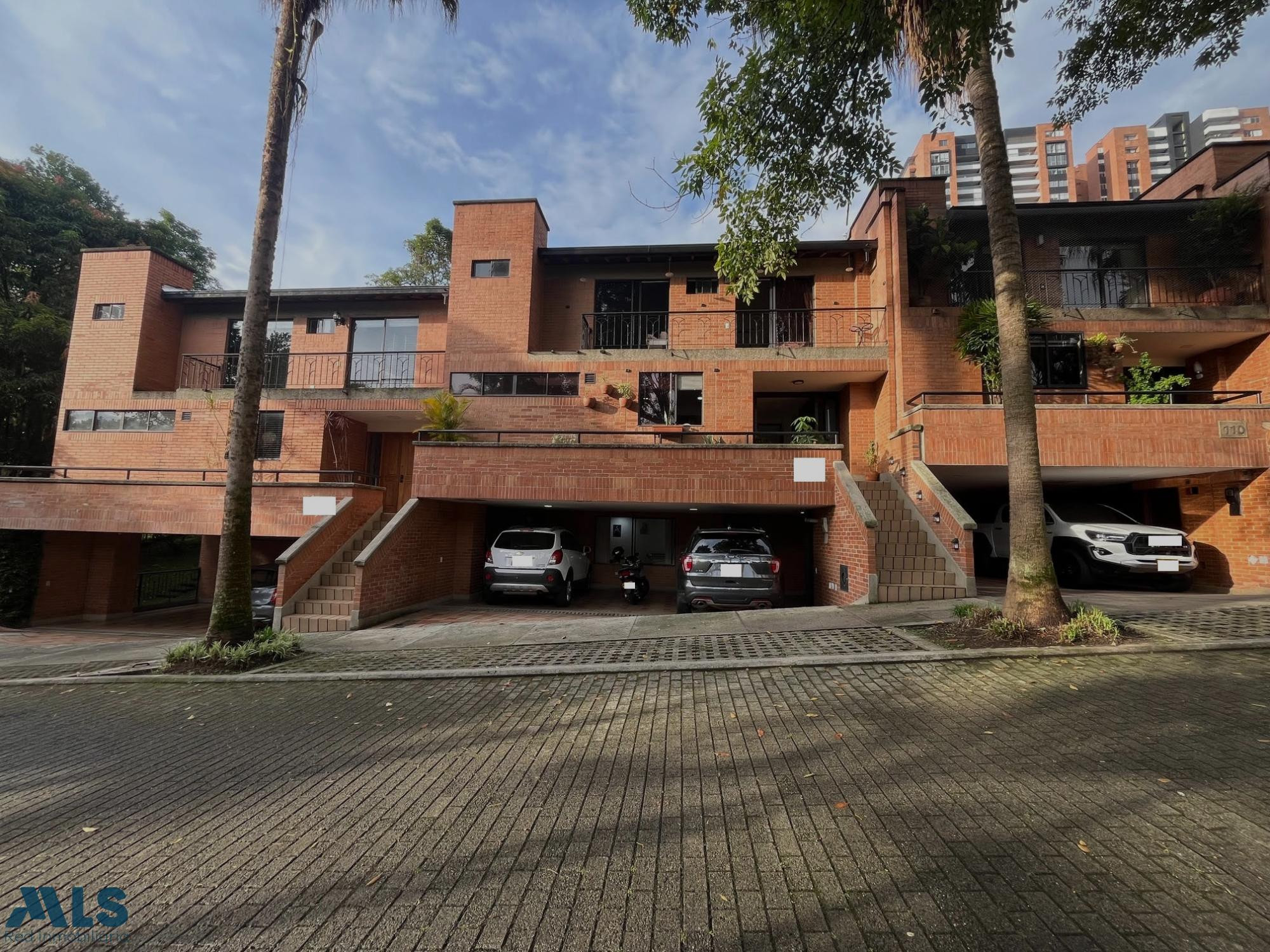 CASA 4 ALCOBAS CON BAÑO envigado - loma de las brujas