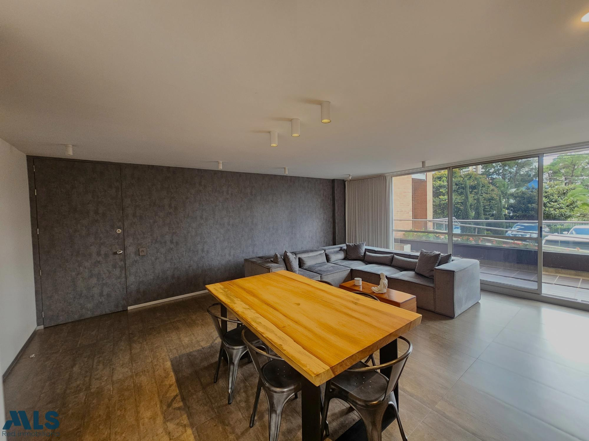 REMODELADO CON HERMOSOS ACABADOS medellin - loma de los parra