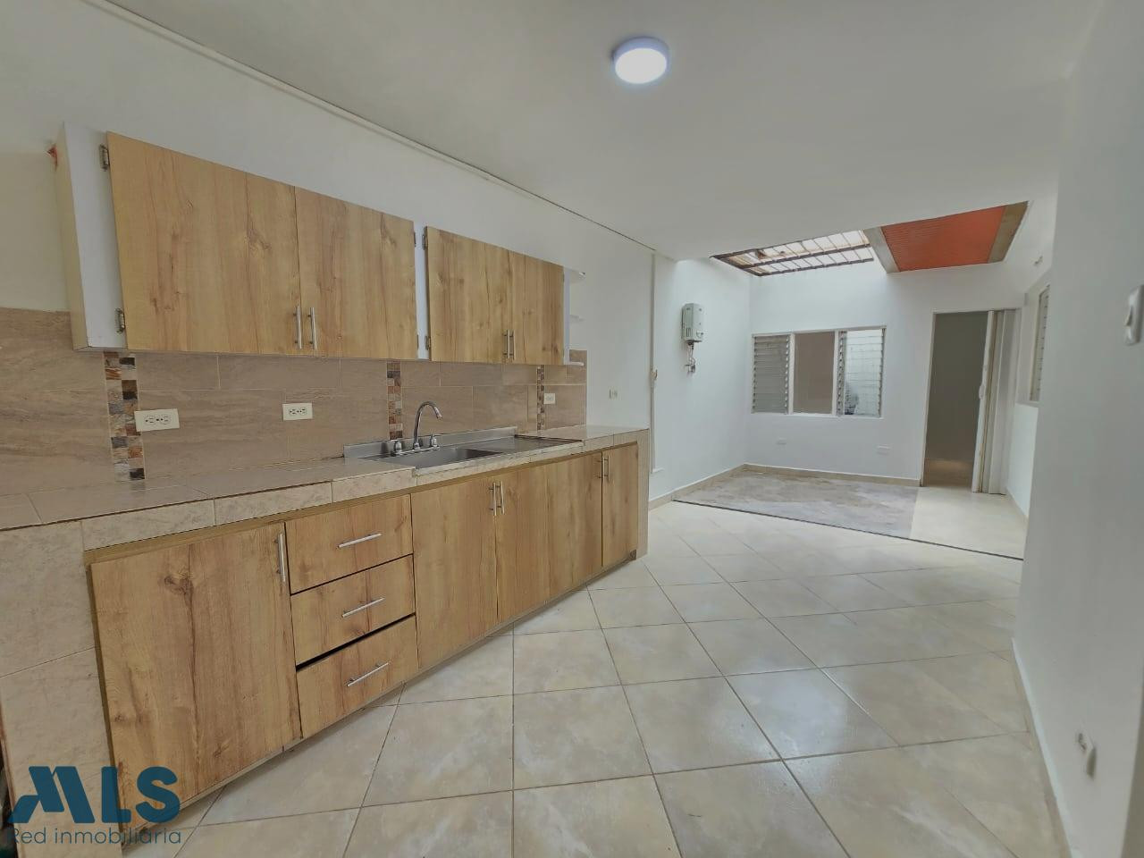 VENTA CASA BIFAMILIAR 1 PISO ENVIGADO , ALCALA envigado - alcala