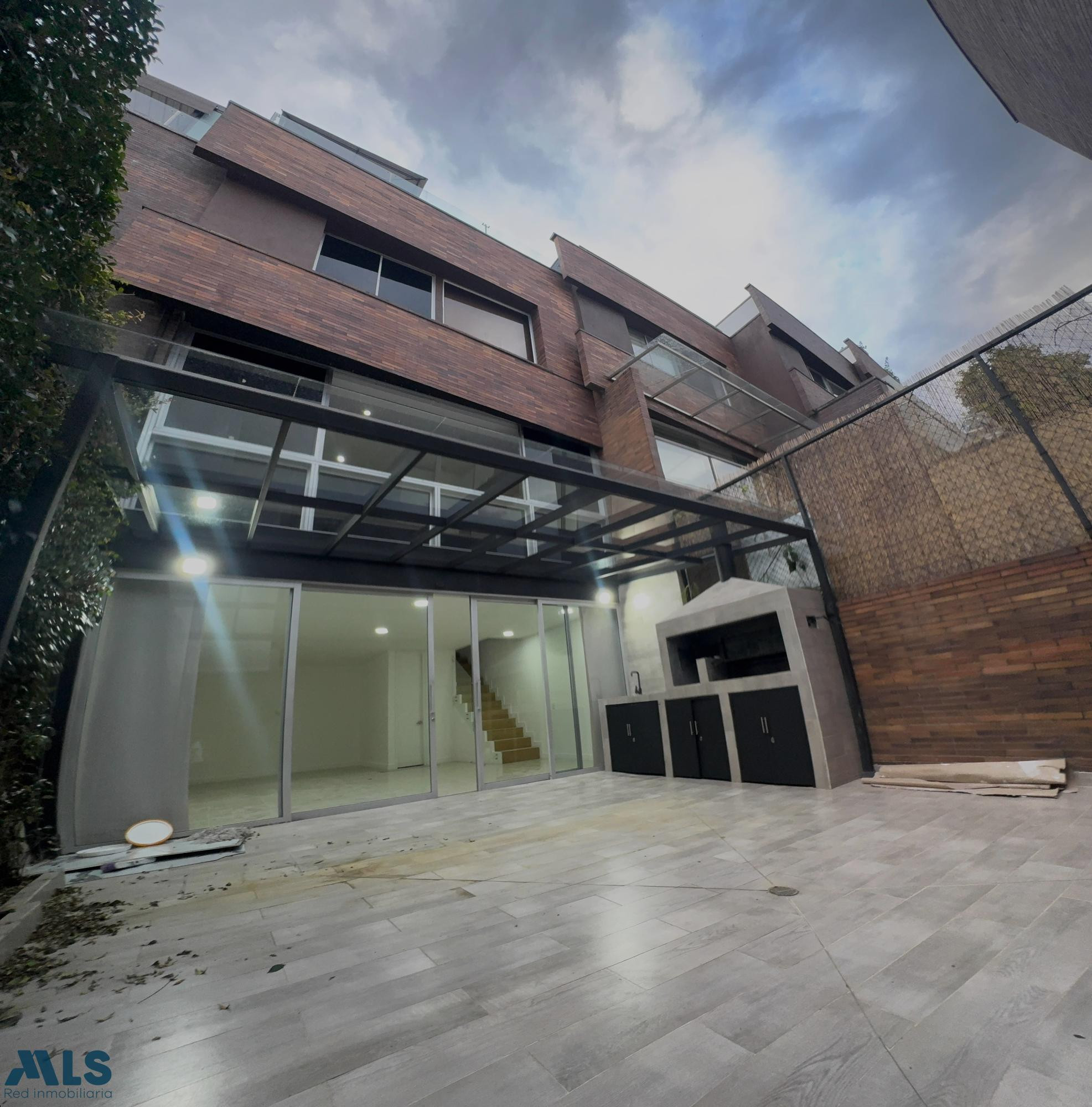 VENTA DE CASA EN EL ESMERALDAL ENVIGADO envigado - el esmeraldal