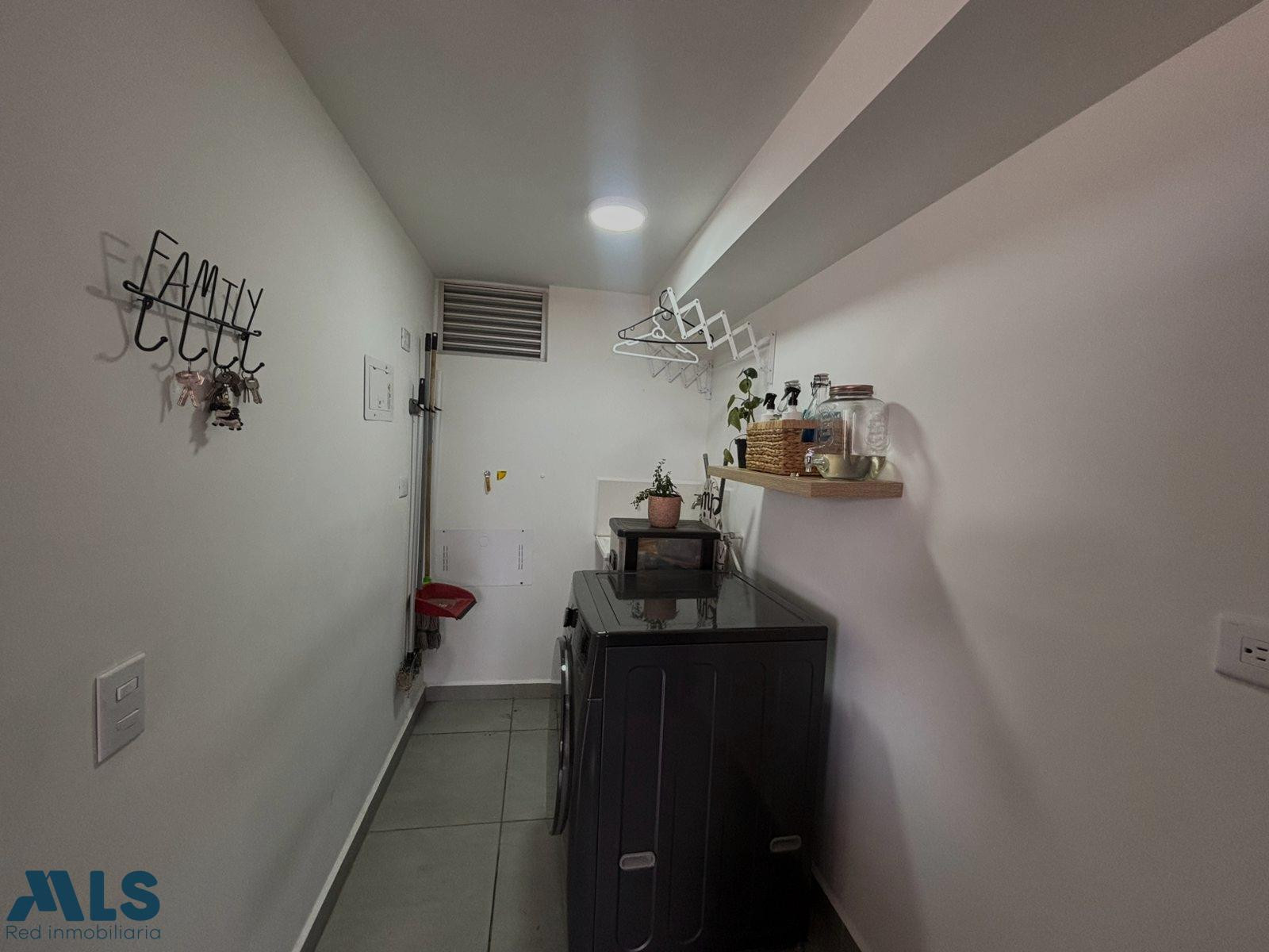 Iluminado y moderno medellin - calasanz parte alta