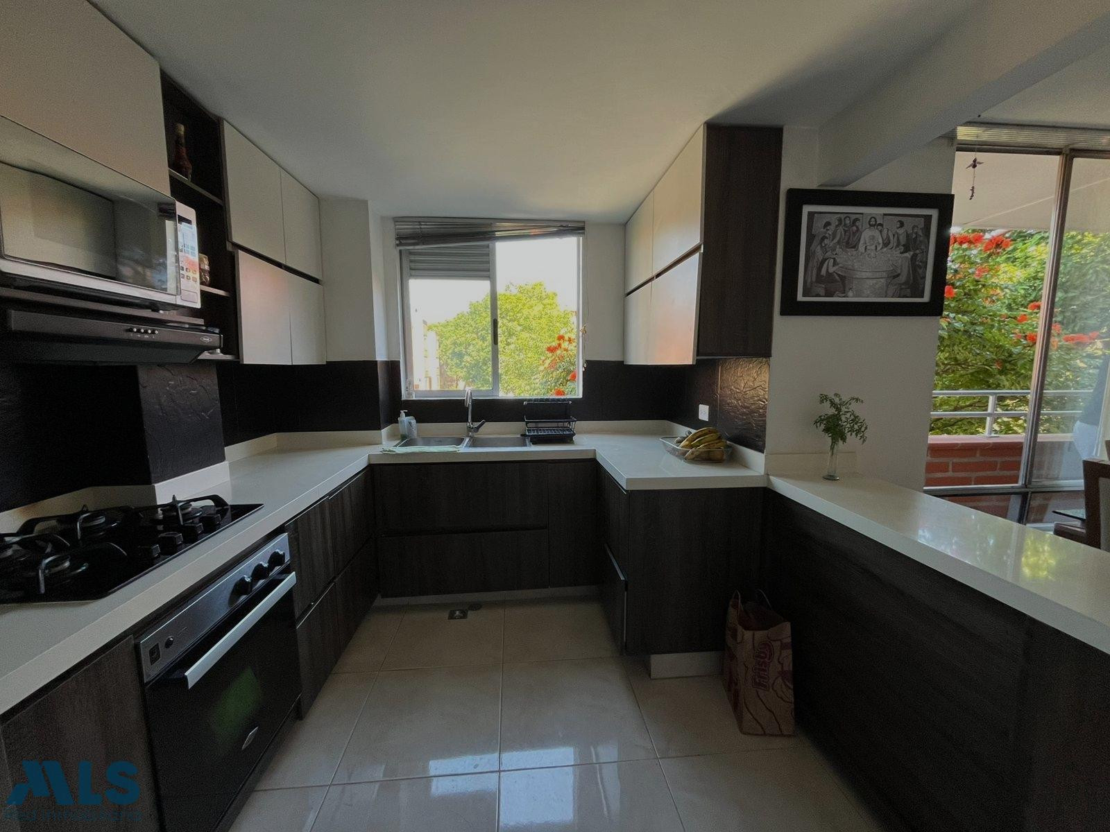 Amplio y luminoso apartamento en el corazón de Envigado envigado - el dorado