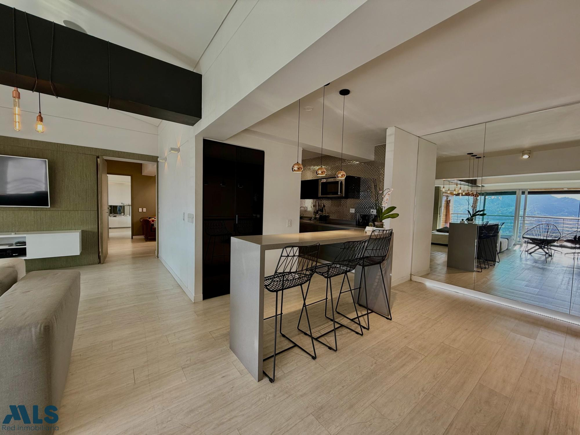 APARTAMENTO TOTALMENTE REMODELADO EN LAS BRUJAS envigado - loma de las brujas
