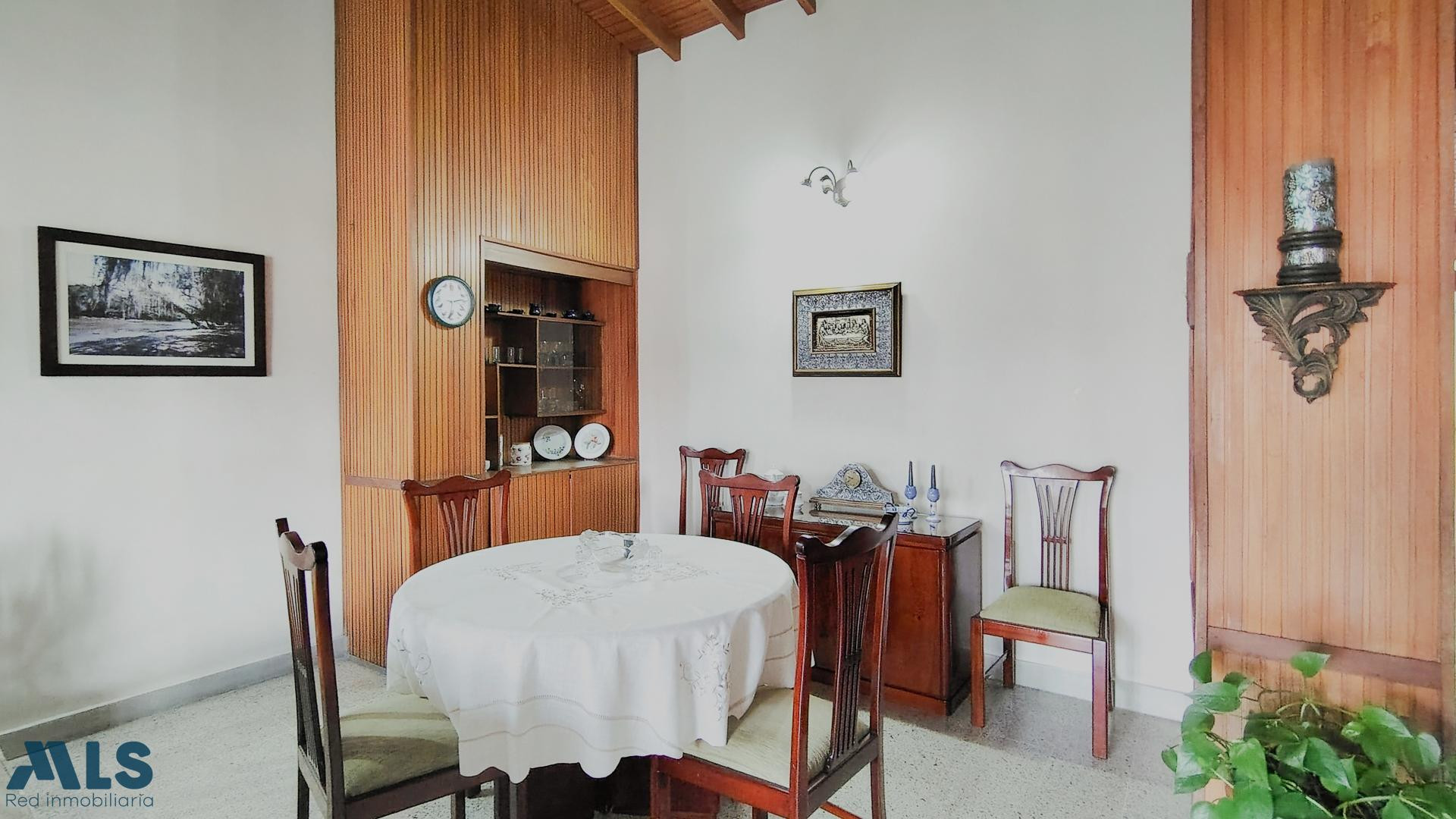 amplio apartamento en laureles medellin - laureles