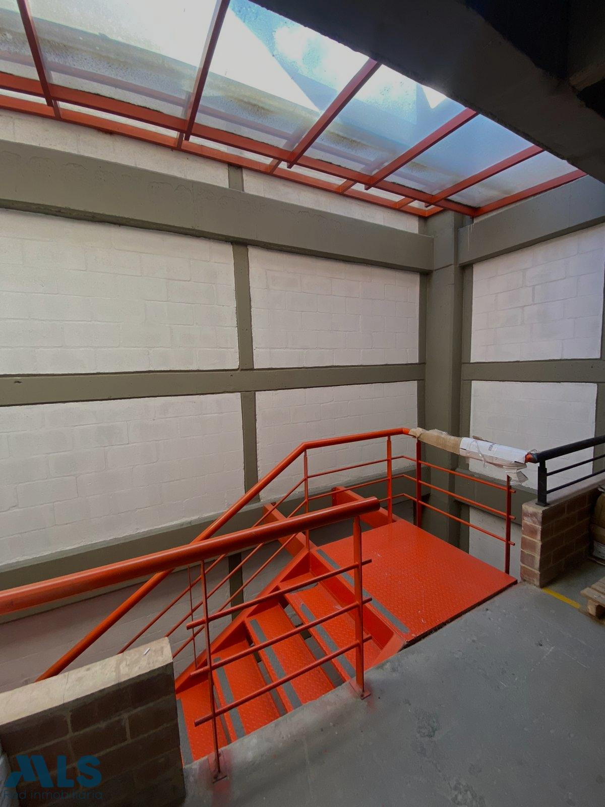 Edificio de uso mixto en Envigado, barrio San José envigado - san jose