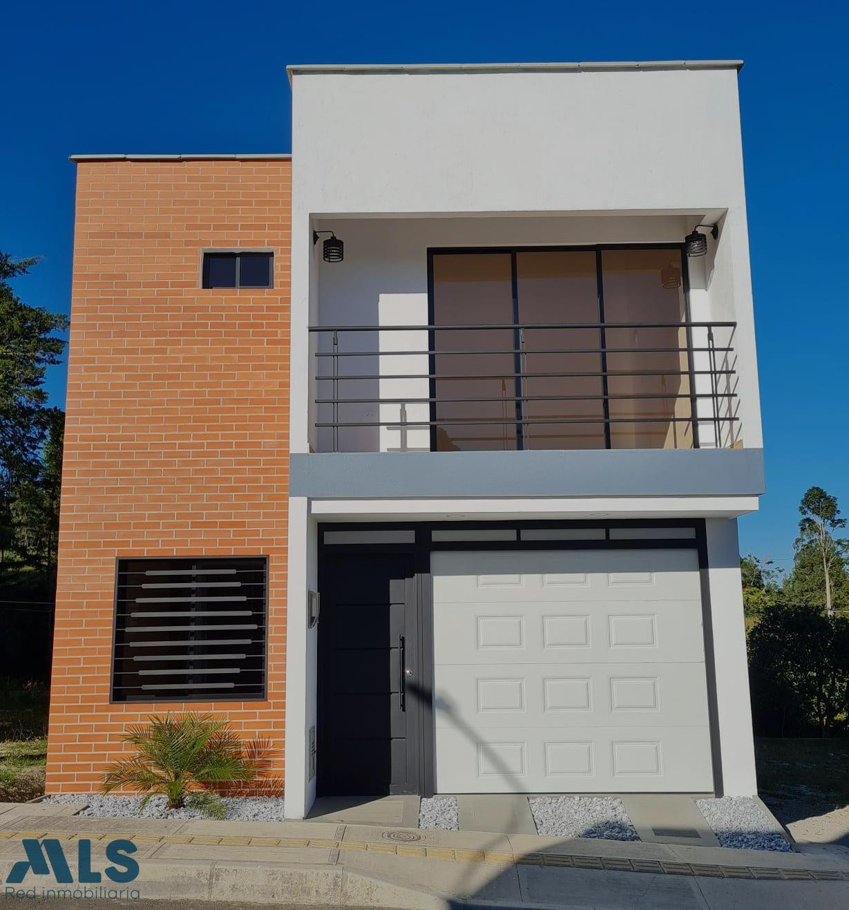 Hermosa casa unifamiliar unidad abierta la-ceja - v san nicolas