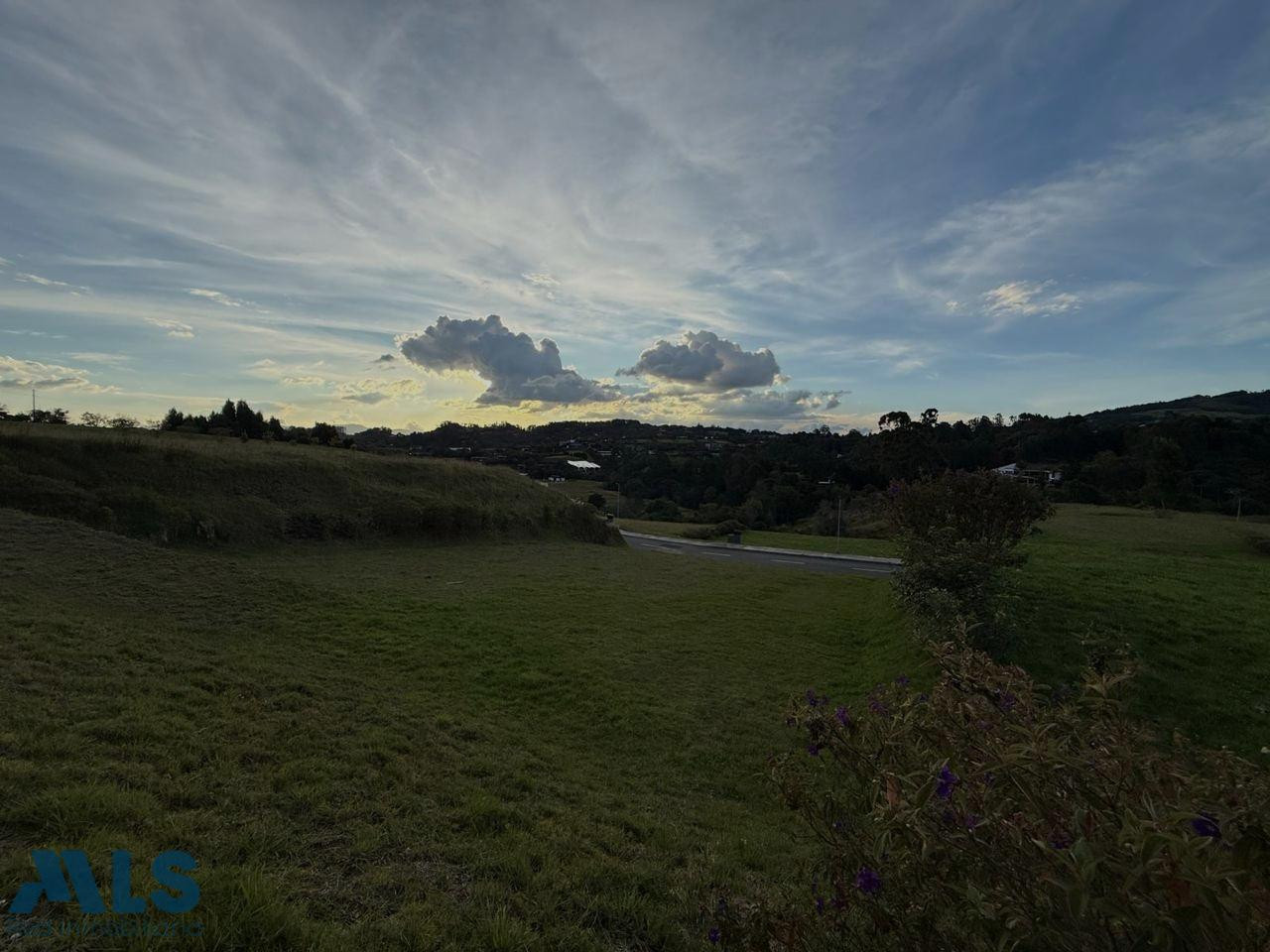 LOTE EXCLUSIVO EN EL ALTO DE LAS PALMAS envigado - alto de las palmas