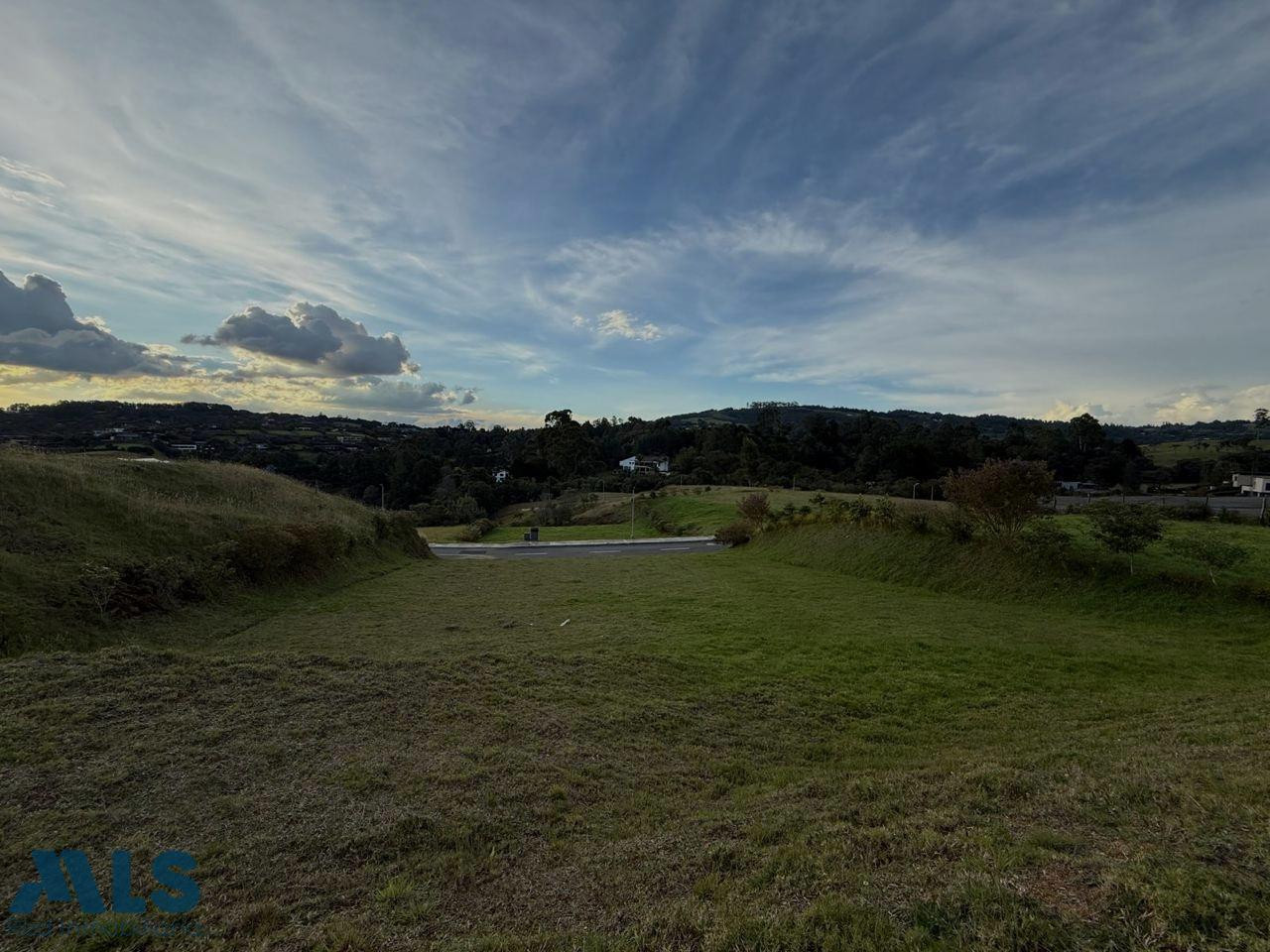 UN LOTE CON LA MEJOR VISTA DEL ALTO DE LAS PALMAS envigado - alto de las palmas