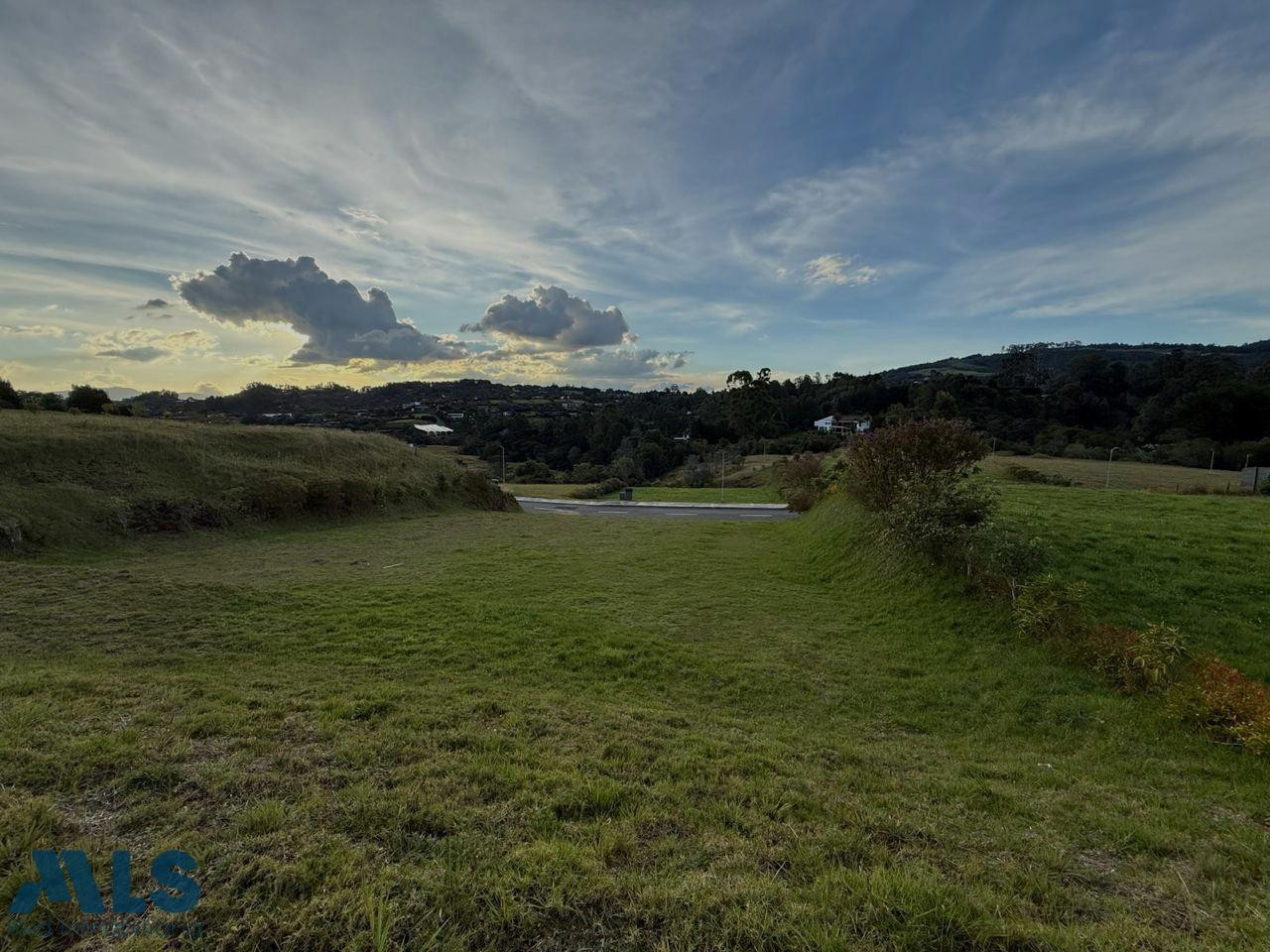 UN LOTE CON LA MEJOR VISTA DEL ALTO DE LAS PALMAS envigado - alto de las palmas