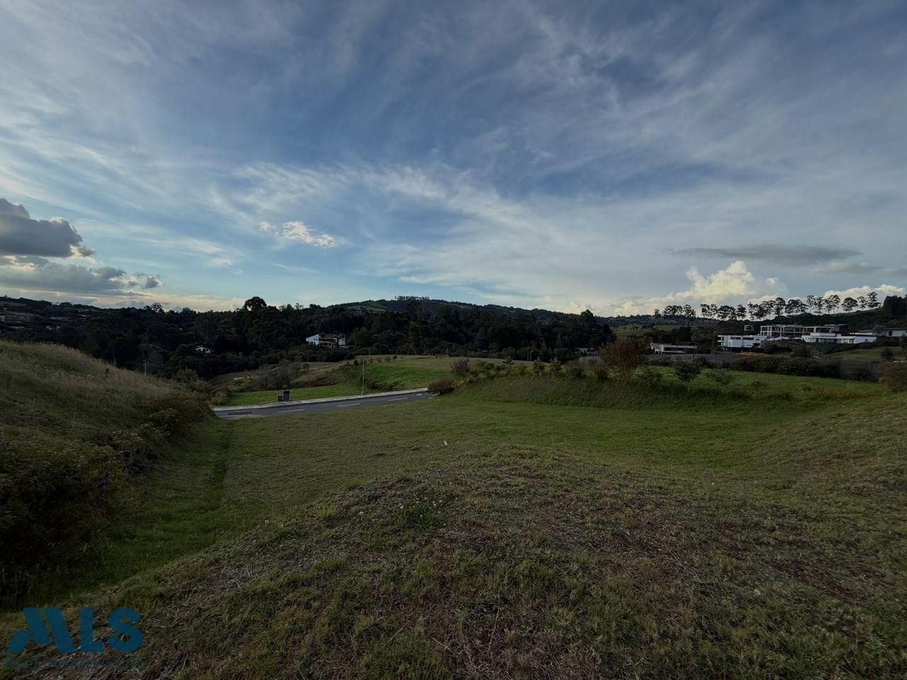 UN LOTE CON LA MEJOR VISTA DEL ALTO DE LAS PALMAS envigado - alto de las palmas
