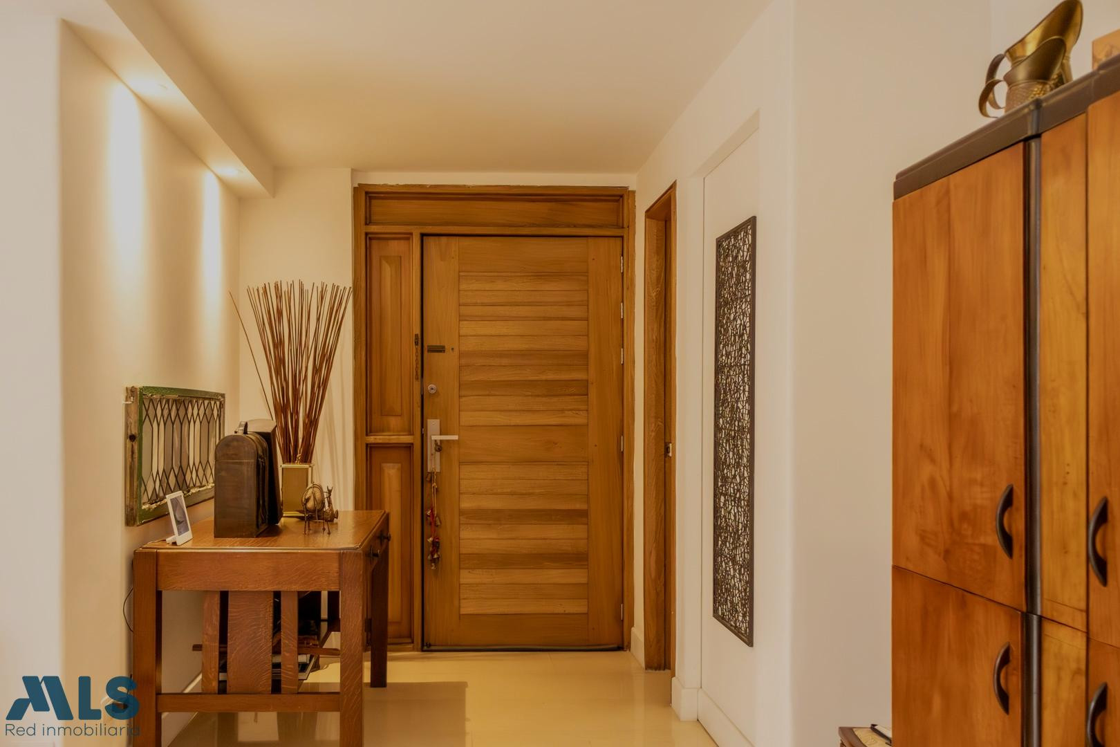 Venta de amplio apartamento en Castropol medellin - castropol