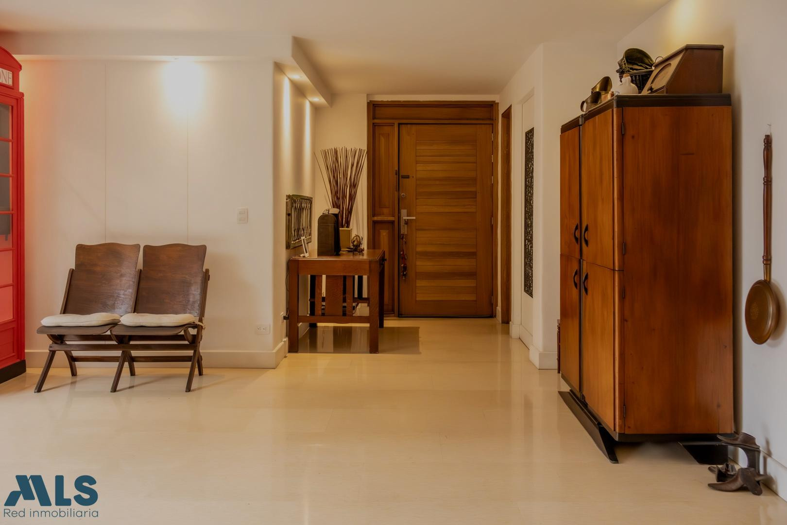 Venta de amplio apartamento en Castropol medellin - castropol