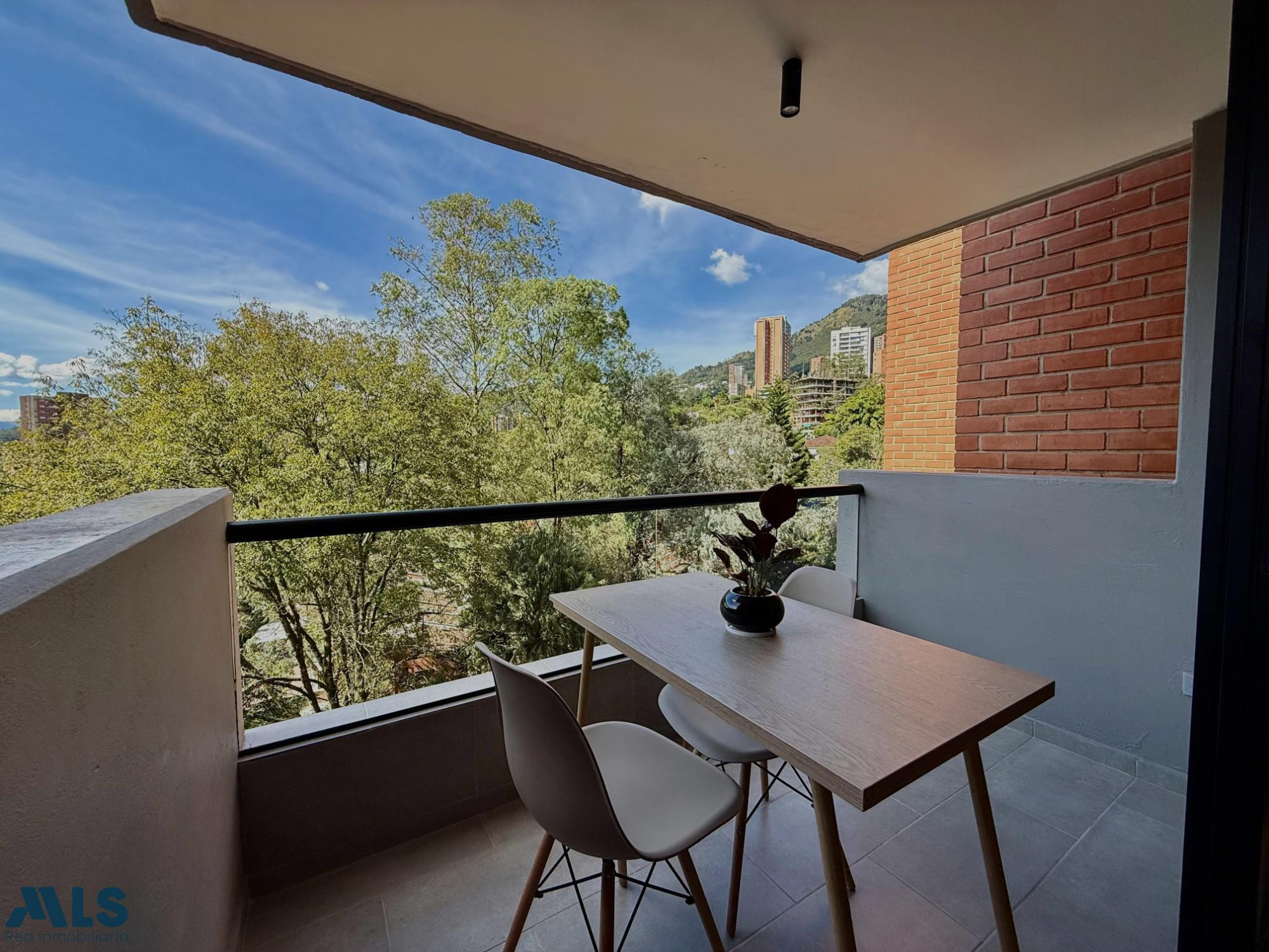 Apartamento recién remodelado en el Tesoro – El Poblado medellin - el tesoro