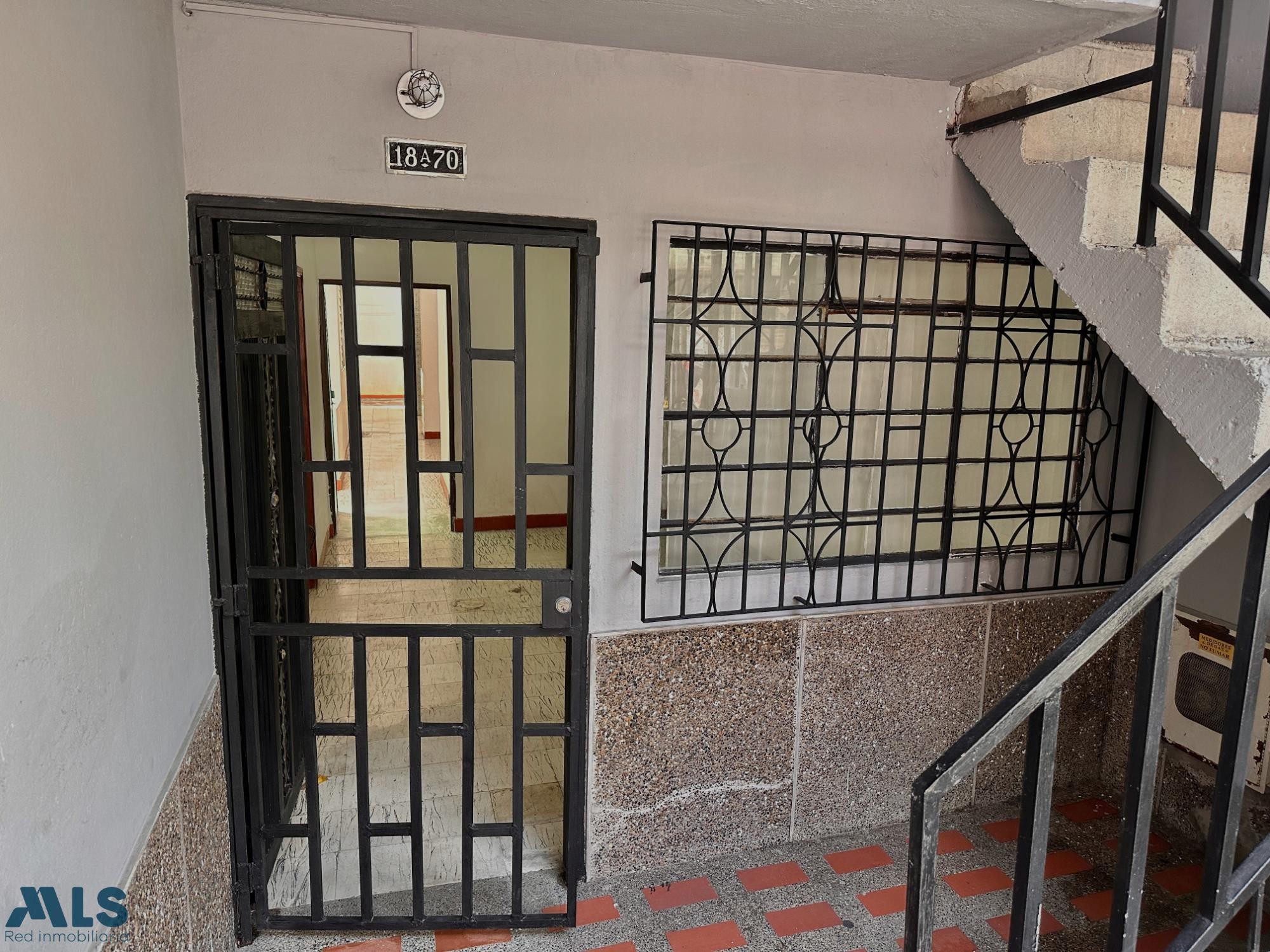 Se vende casa amplia en primer piso. medellin - altavista