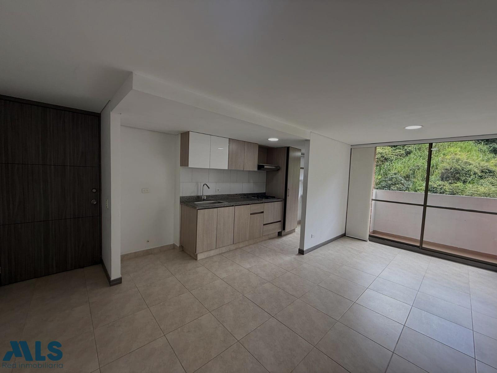 Apartamento con ubicación estratégica y vista verde medellin - belen rodeo alto