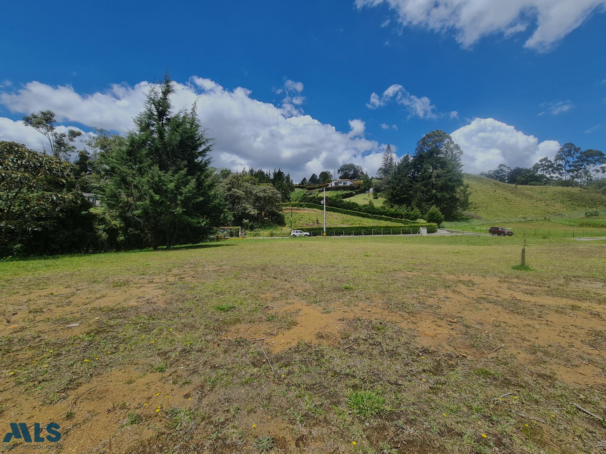 VENTA DE LOTE PLANO EN ENVIGADO (ALTO DE LAA PALMAS) envigado - alto de las palmas