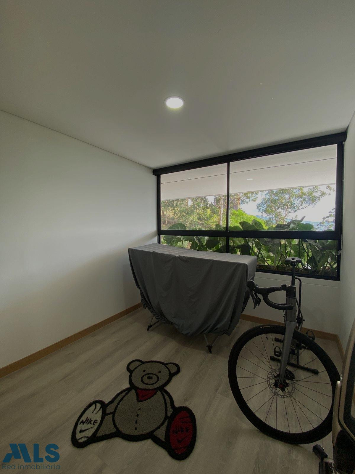 ESPECTACULAR APARTAMENTO CON TERRAZA Y VISTA UNICA A LA CIUDAD medellin - las palmas