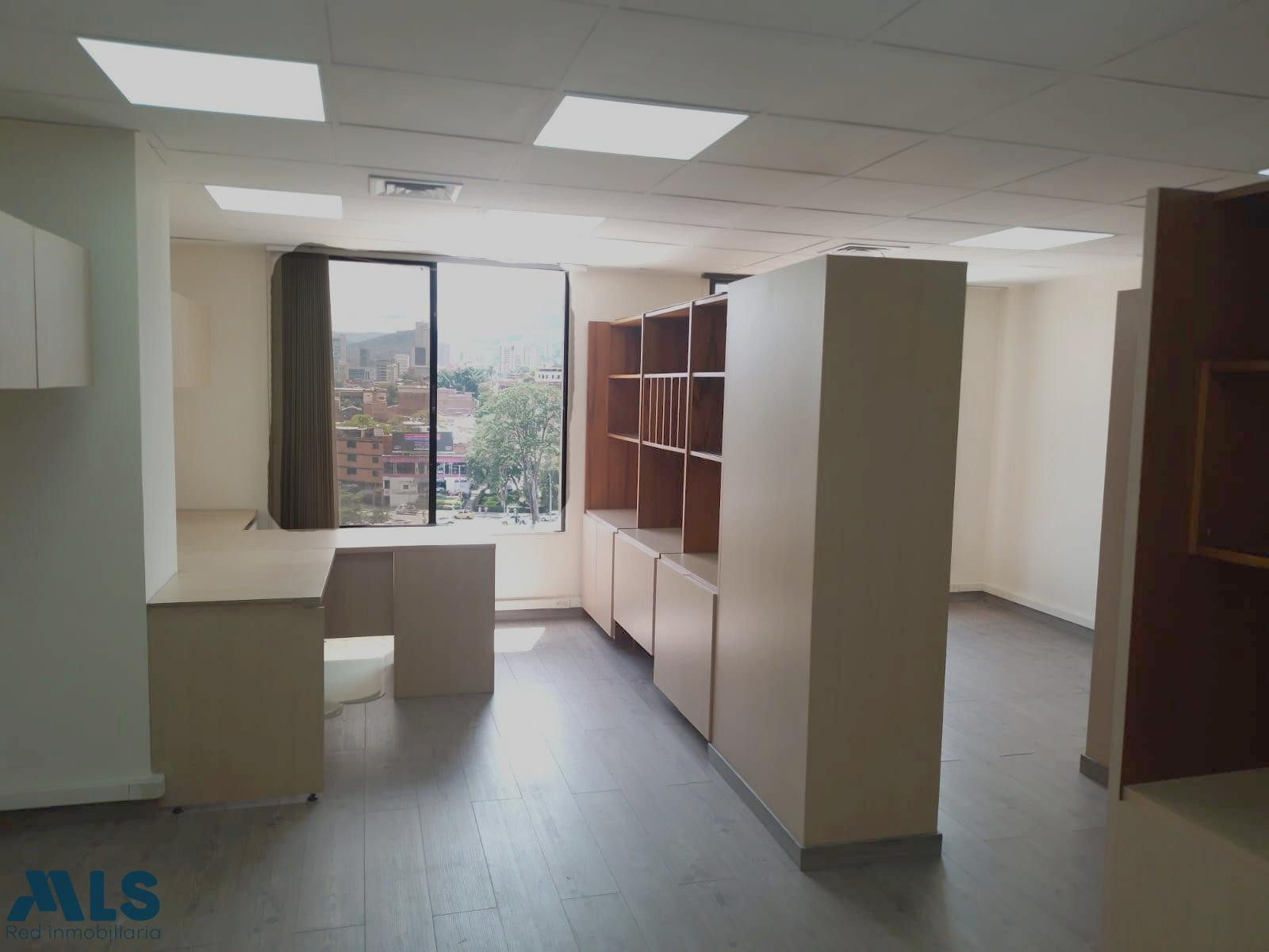 OFICINA EN VENTA ALMACENTRO medellin - san diego