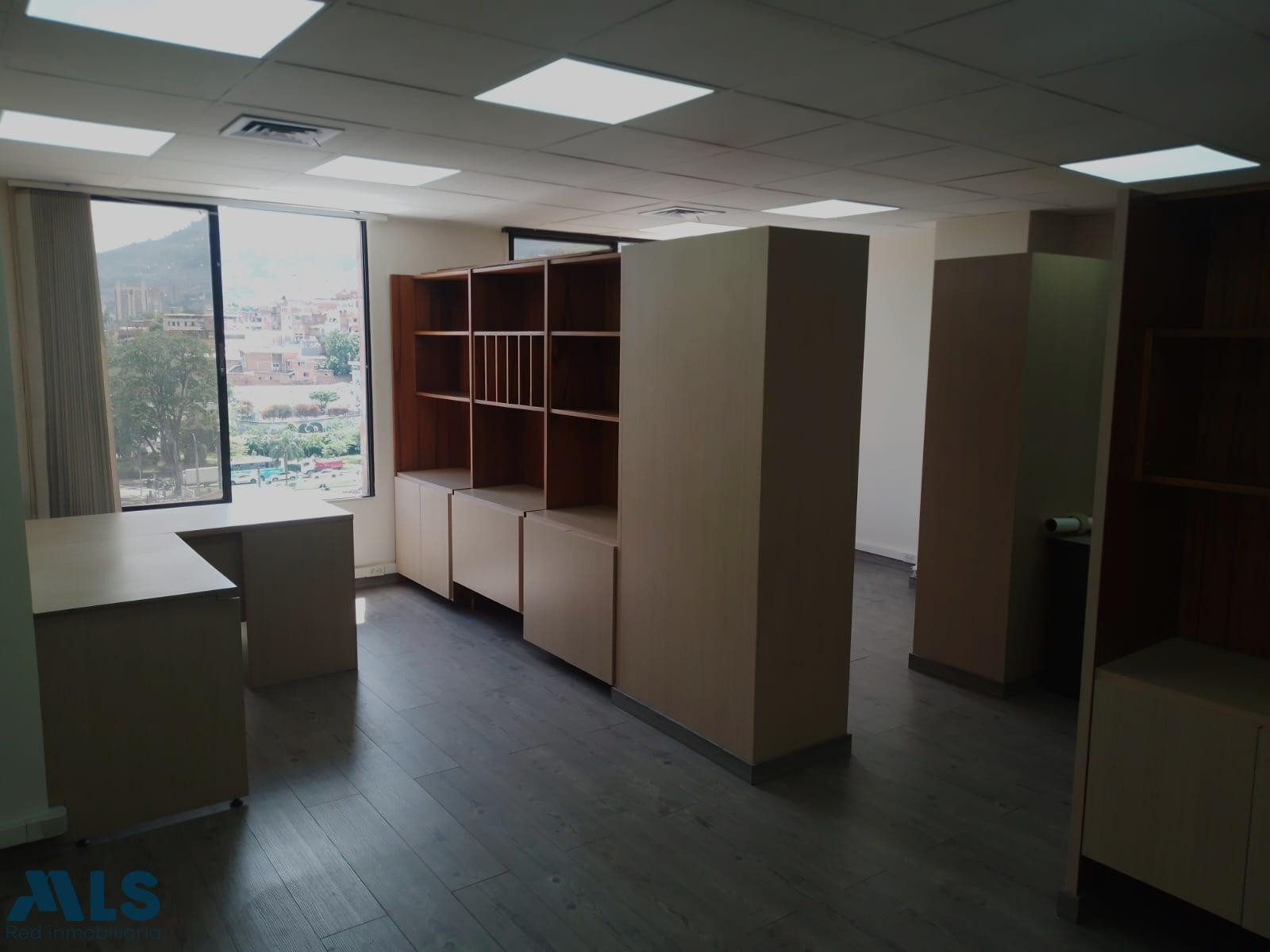 OFICINA EN VENTA ALMACENTRO medellin - san diego