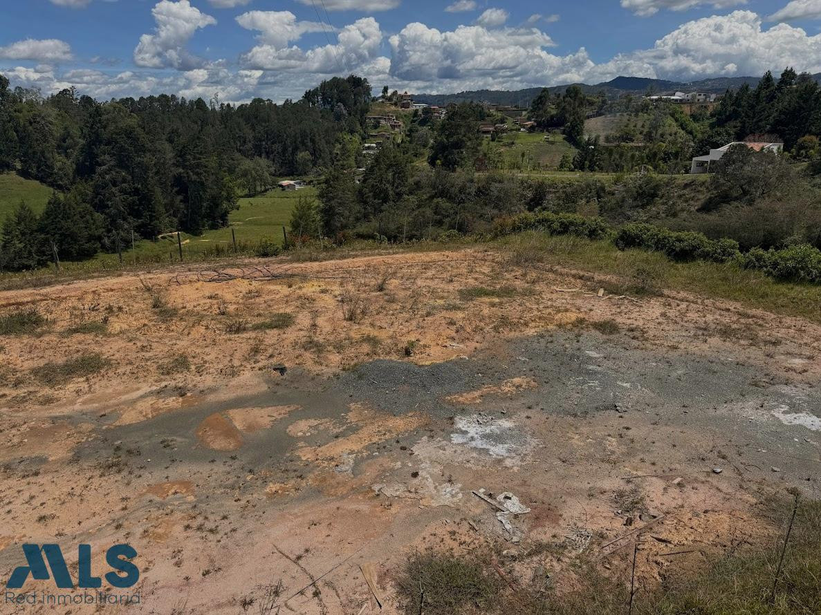 HERMOSO LOTE CON LICENCIA DE CONSTRUCIÓN EN GUARNE guarne - rural