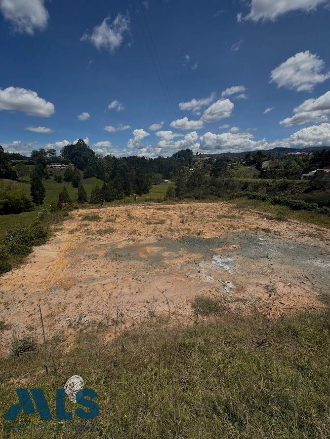 HERMOSO LOTE CON LICENCIA DE CONSTRUCIÓN EN GUARNE guarne - rural